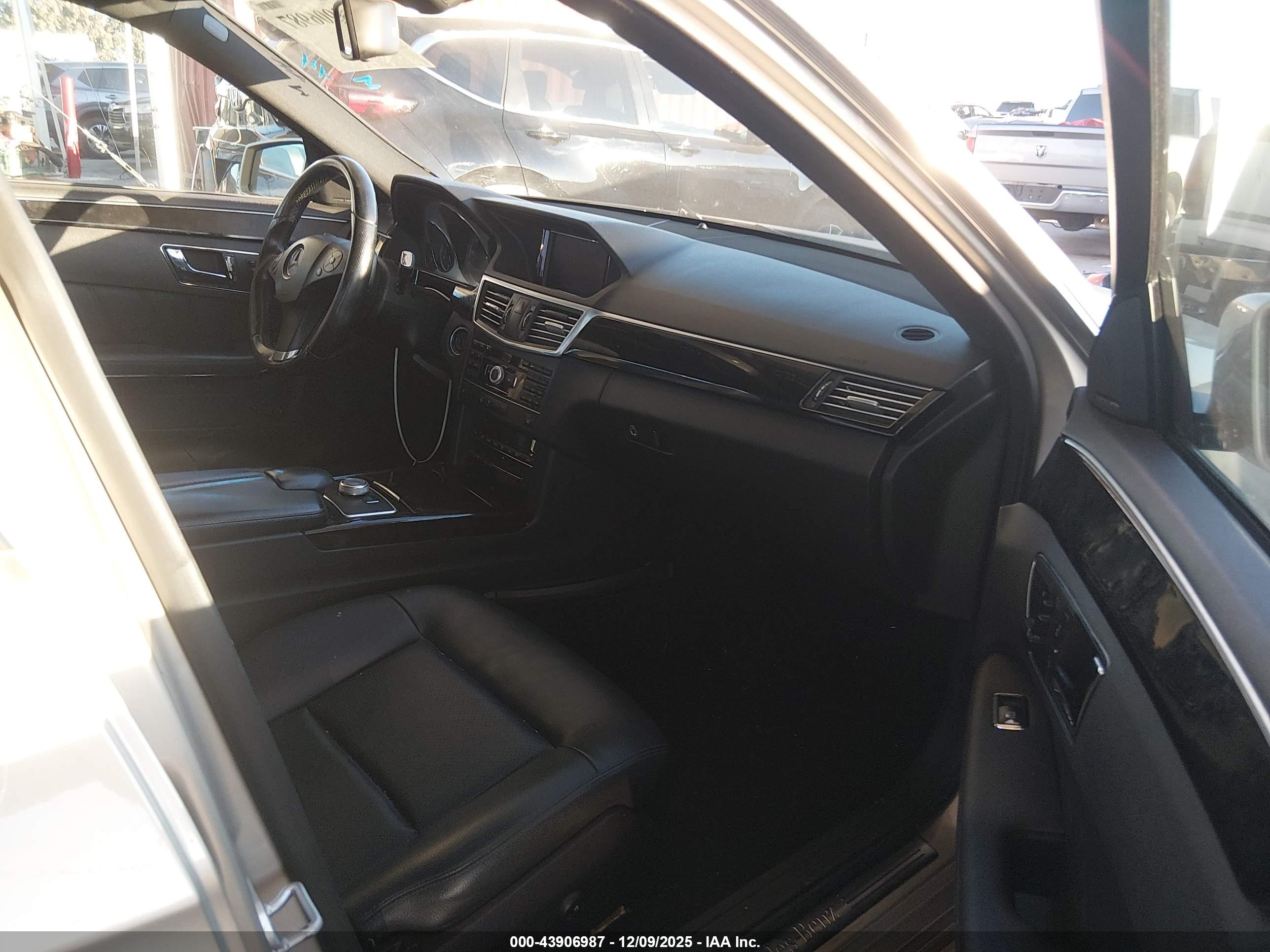 MERCEDES-BENZ E image 5