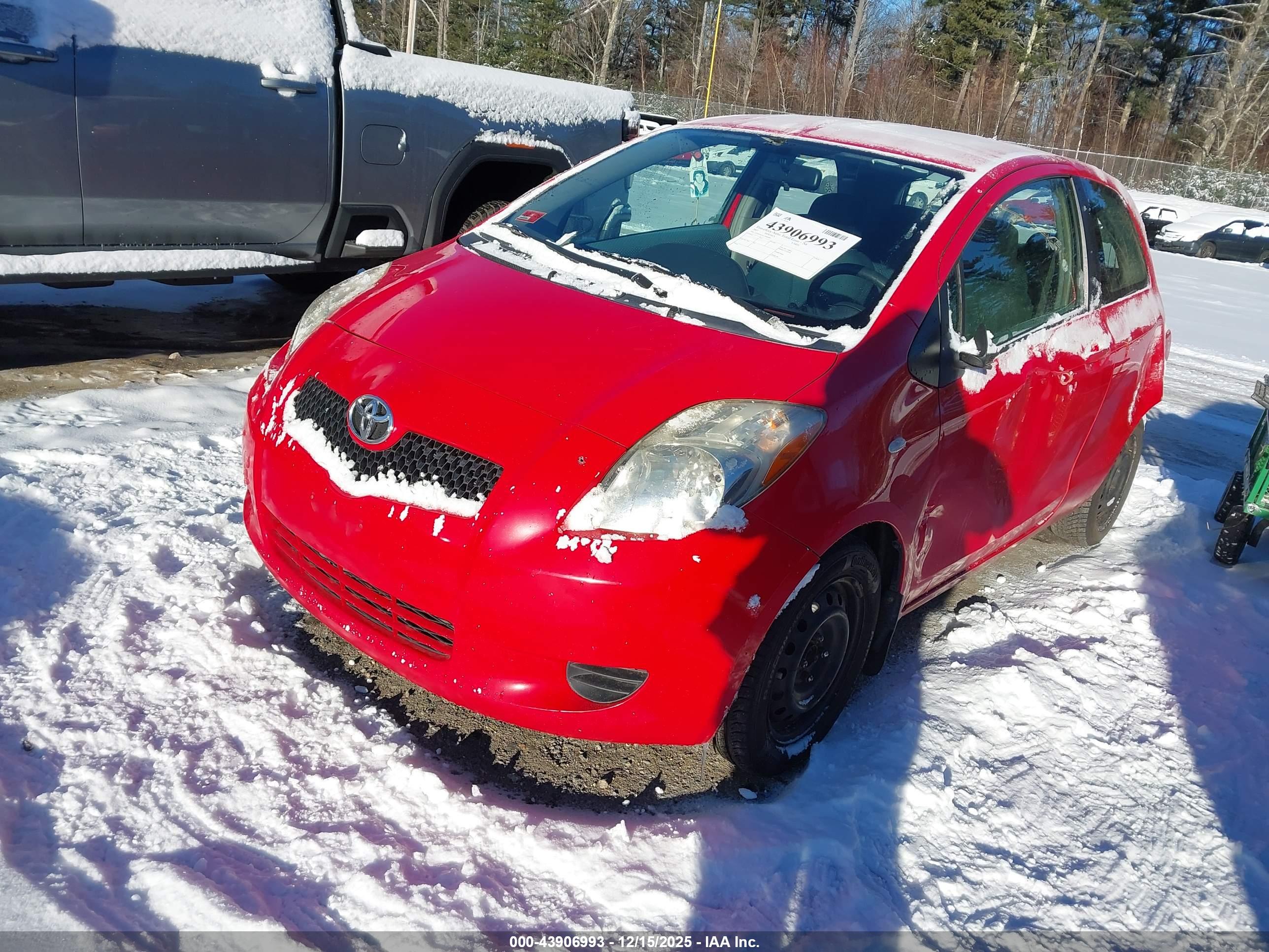 TOYOTA YARIS image 2