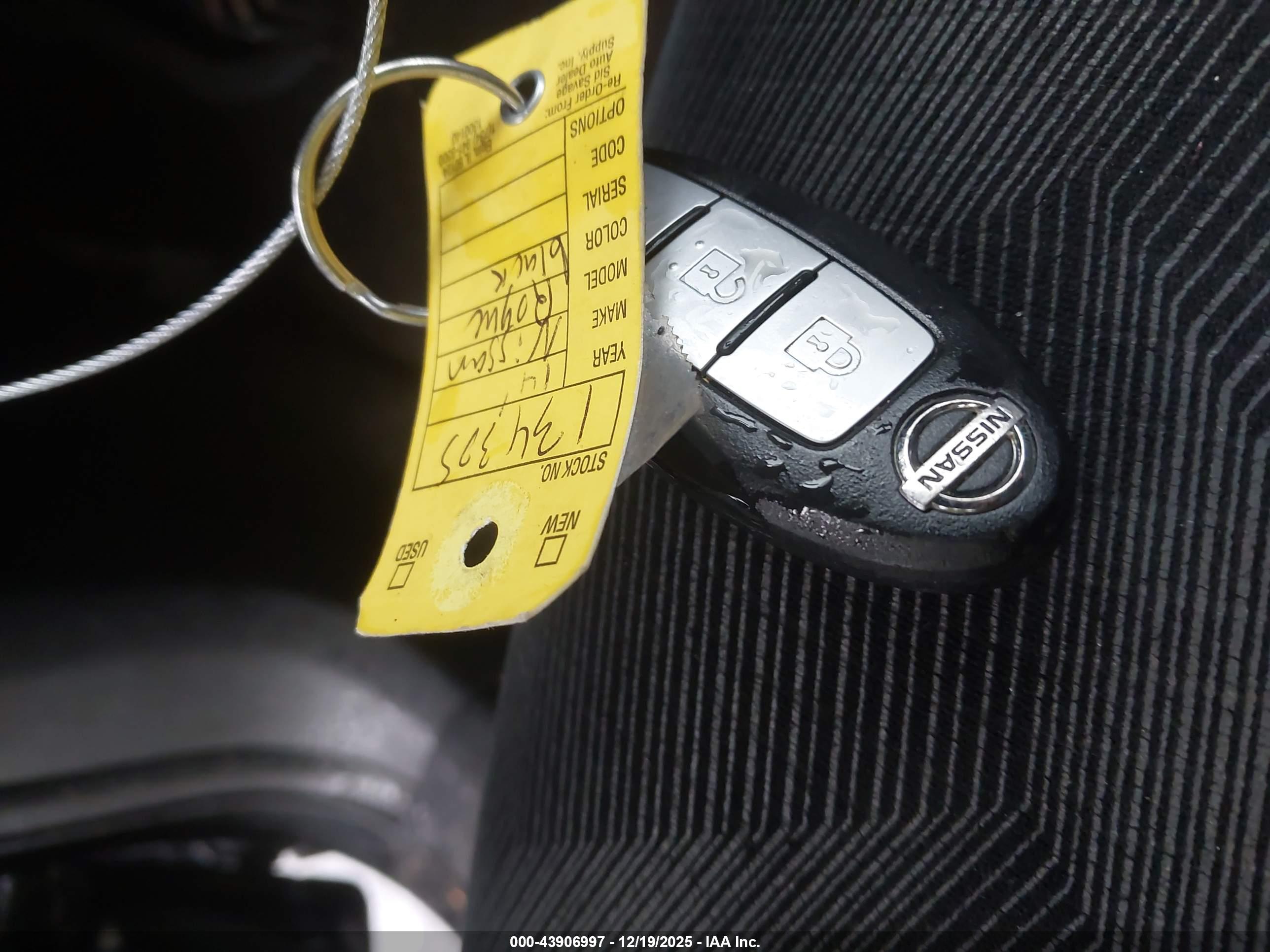 NISSAN ROGUE image 11