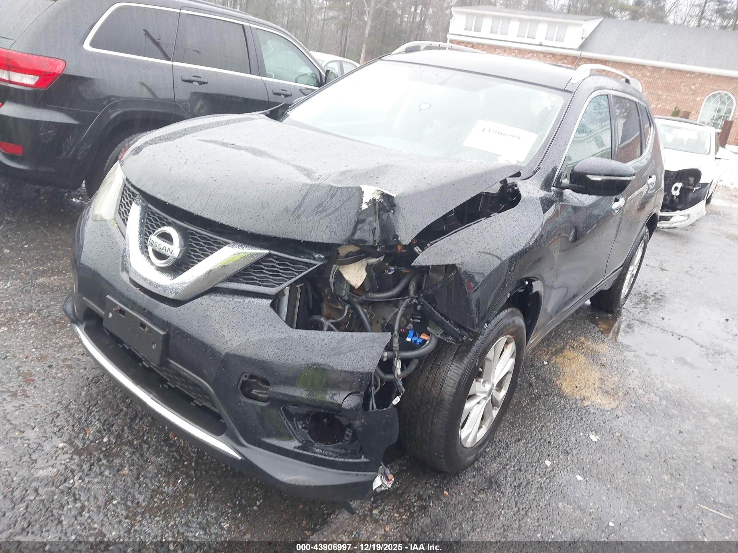 NISSAN ROGUE image 2