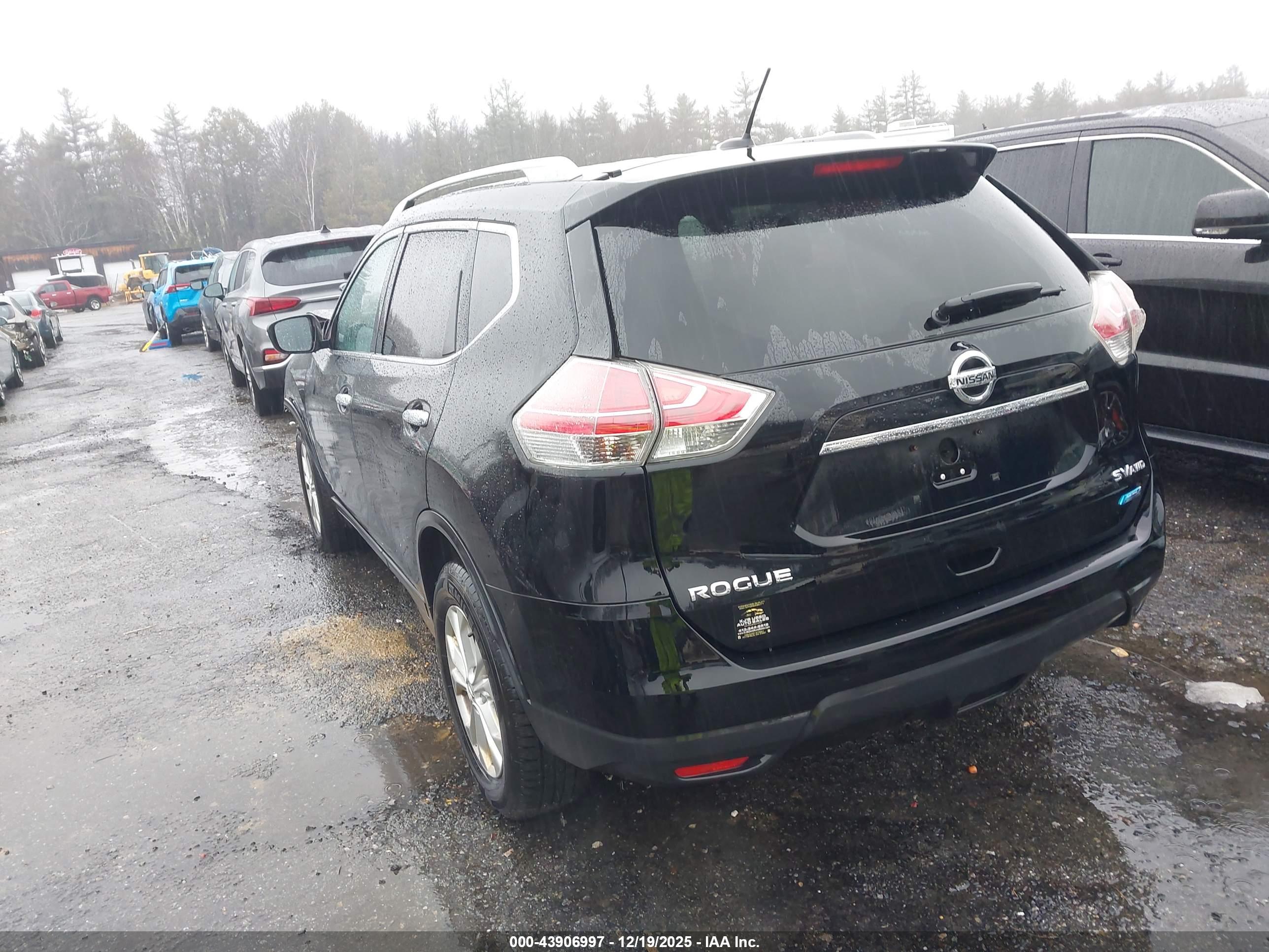 NISSAN ROGUE image 3
