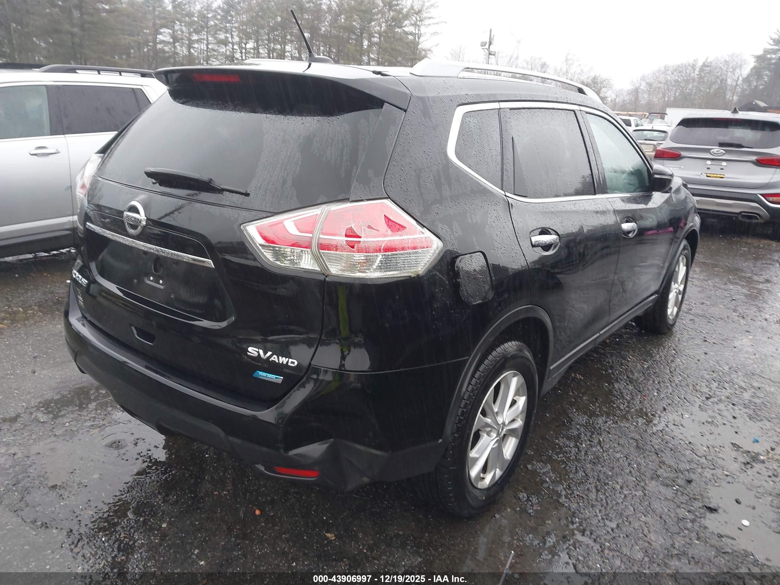 NISSAN ROGUE image 4