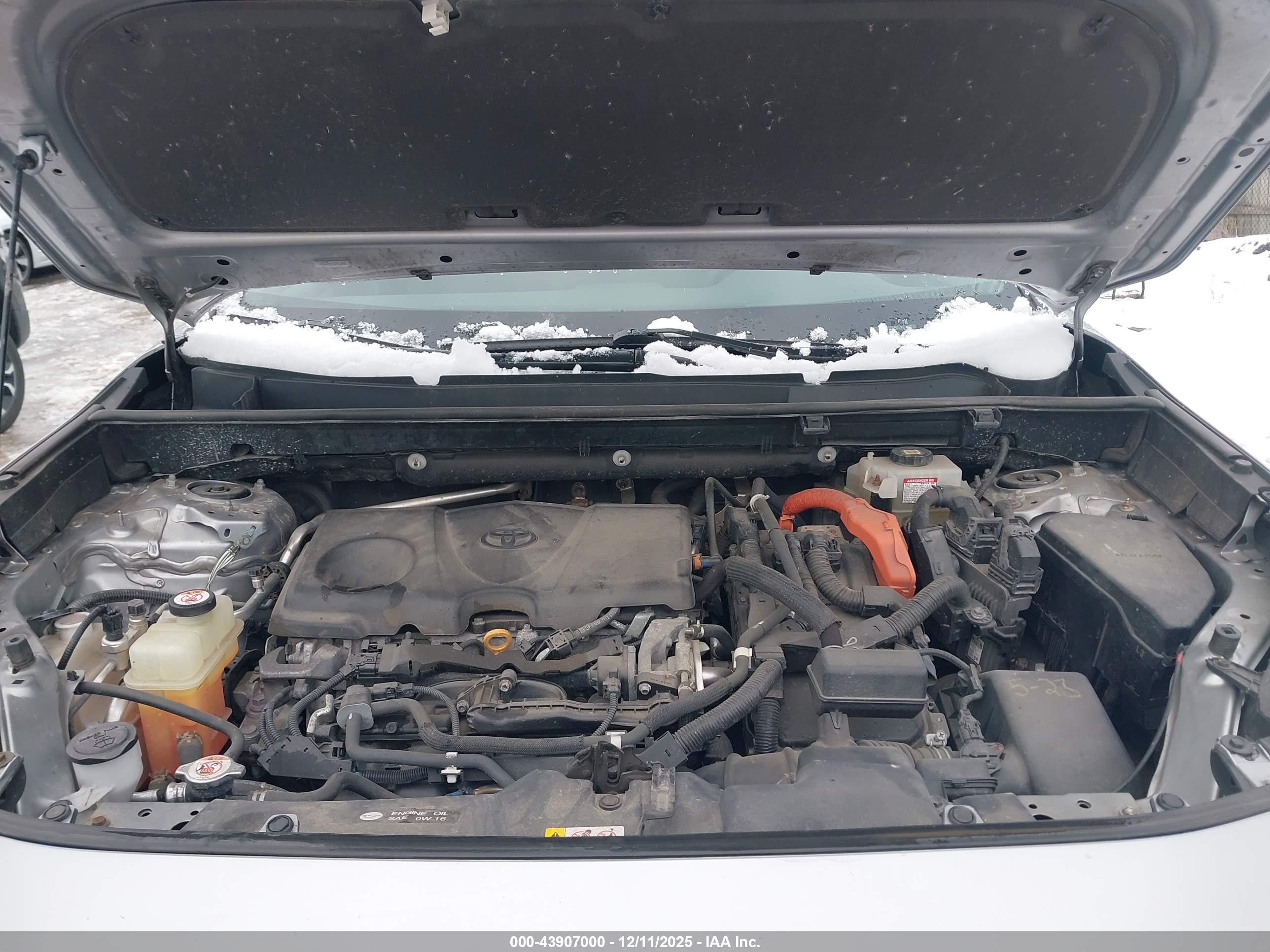 TOYOTA RAV4 image 10
