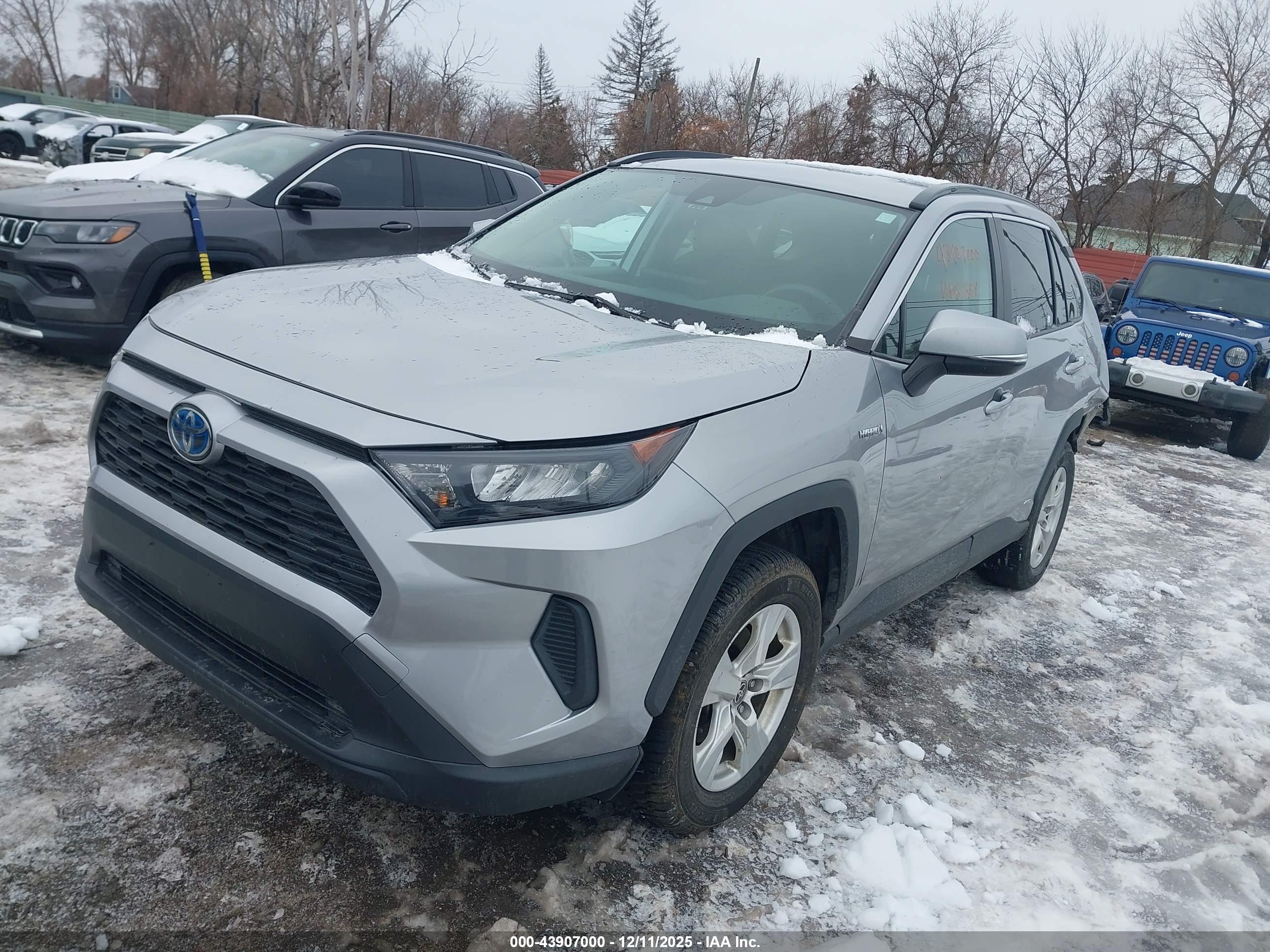 TOYOTA RAV4 image 2