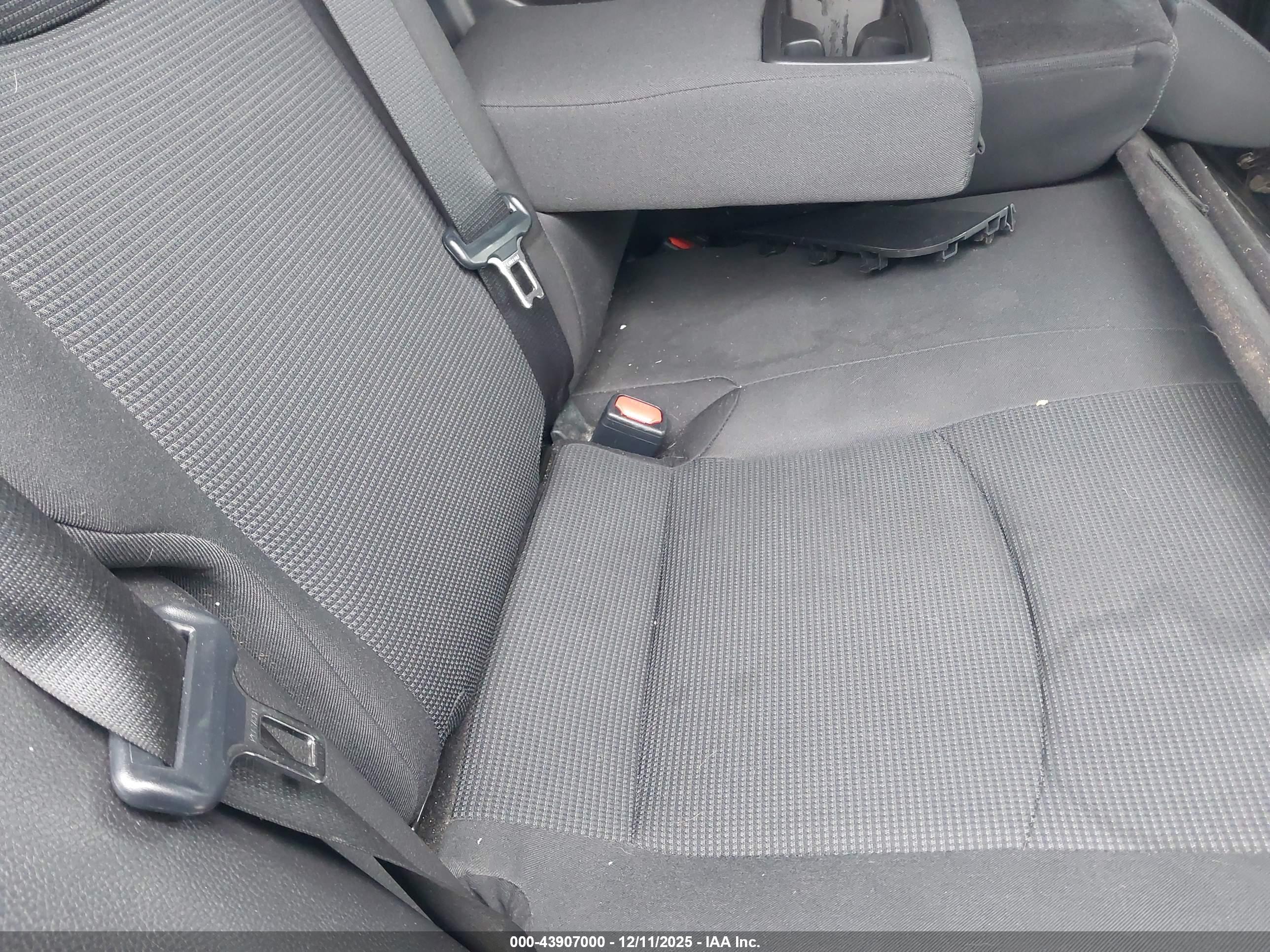 TOYOTA RAV4 image 8