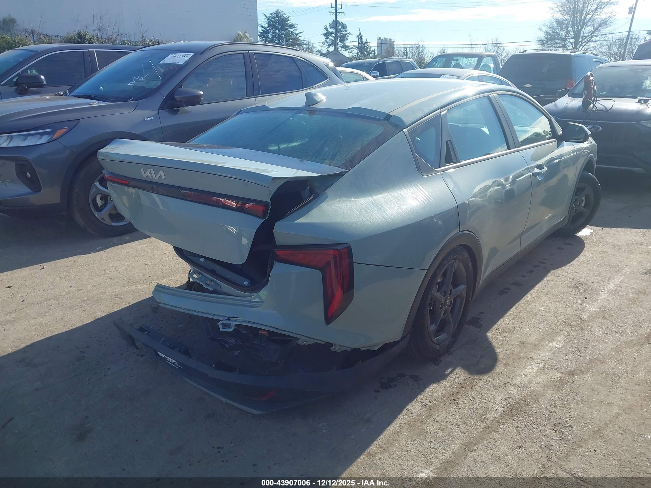 KIA K4 image 4