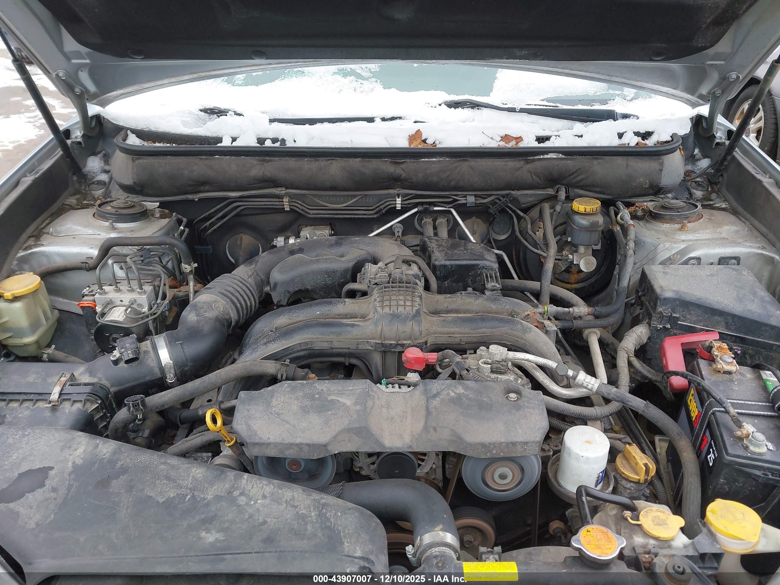 SUBARU OUTBACK image 10