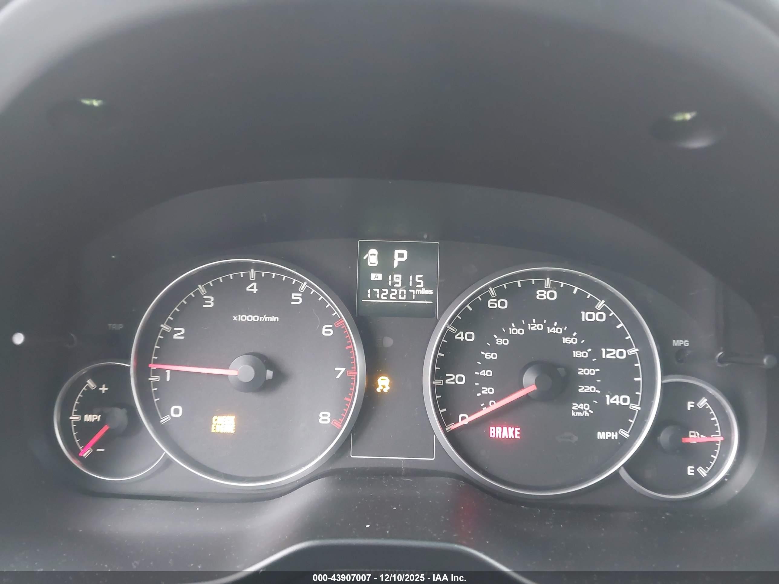 SUBARU OUTBACK image 7