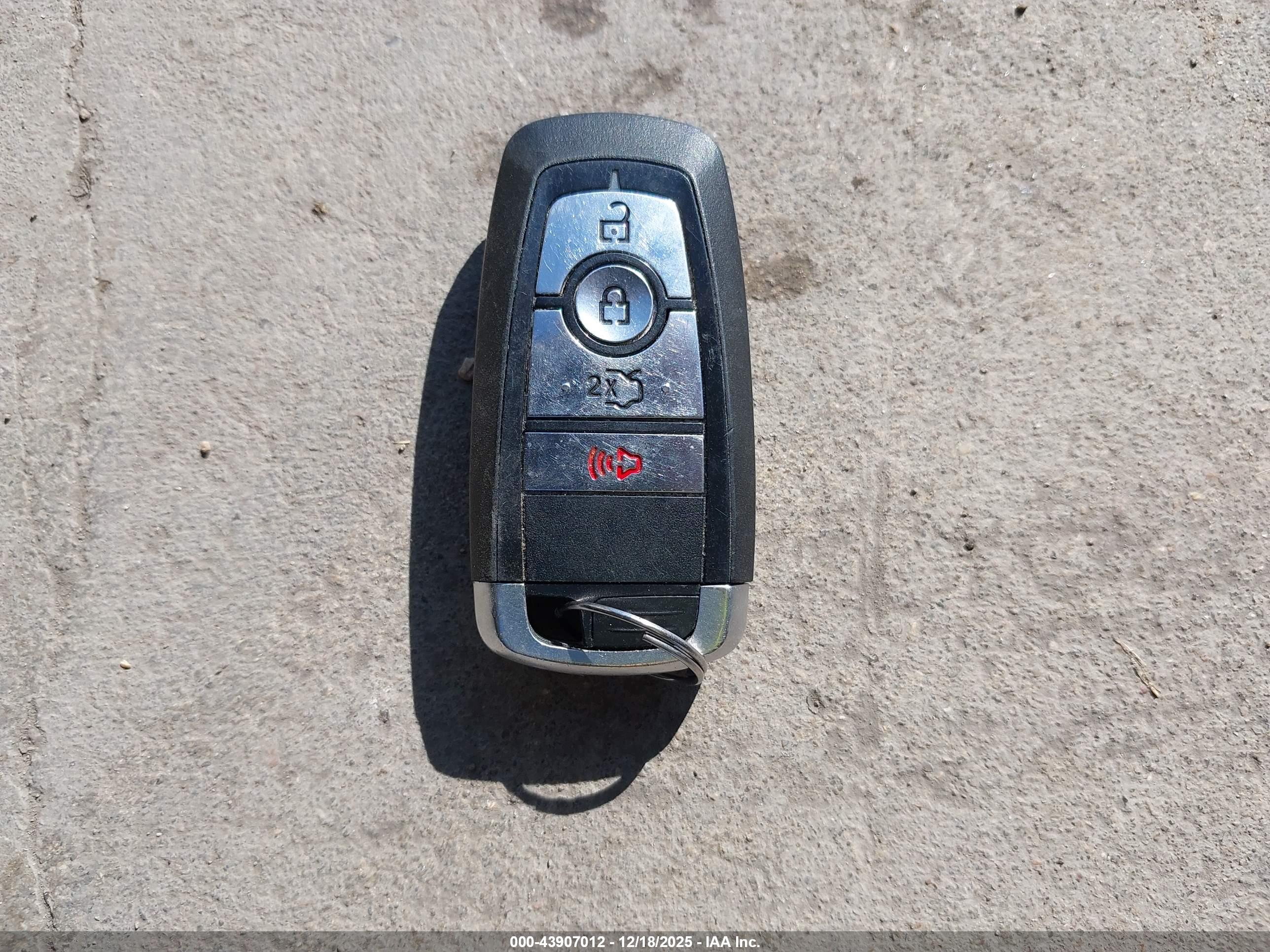 FORD FUSION image 11