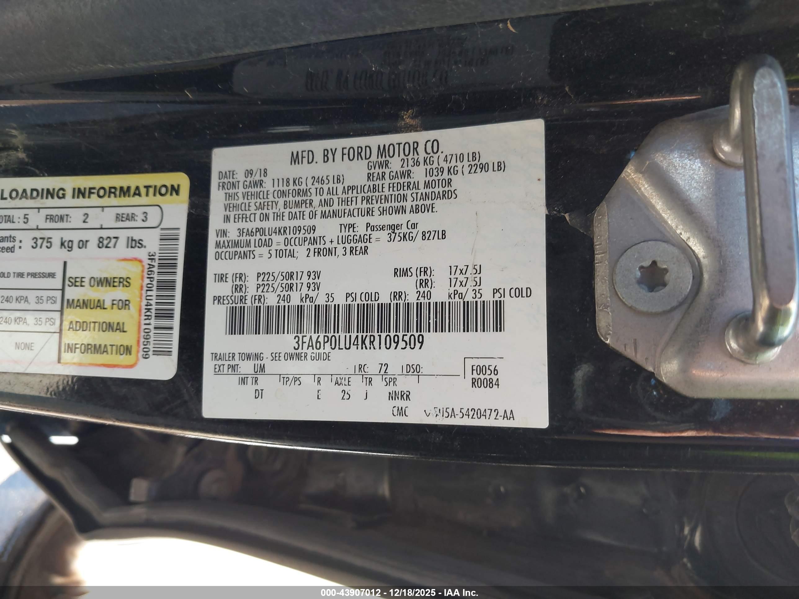 FORD FUSION image 9