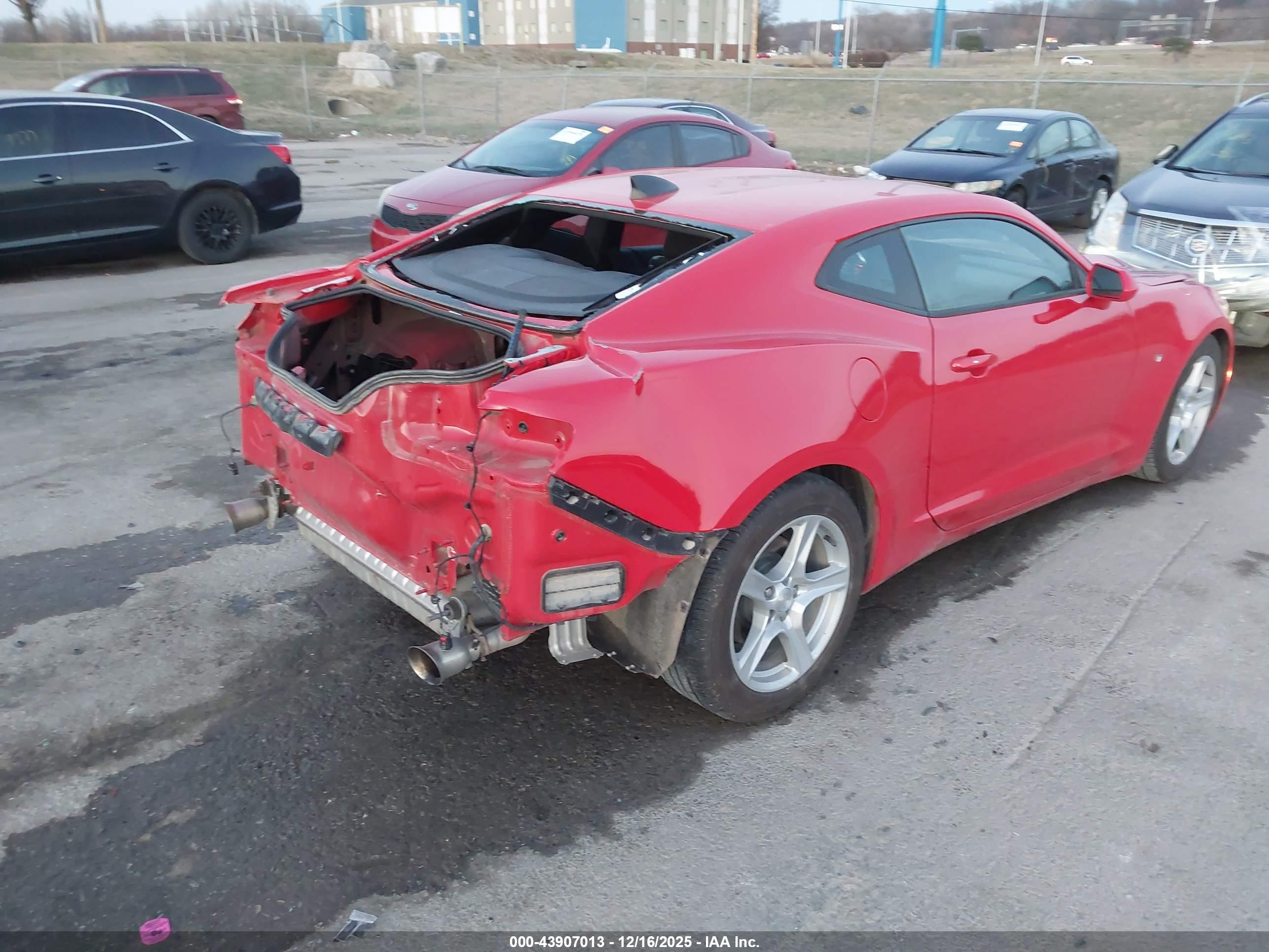 CHEVROLET CAMARO image 4