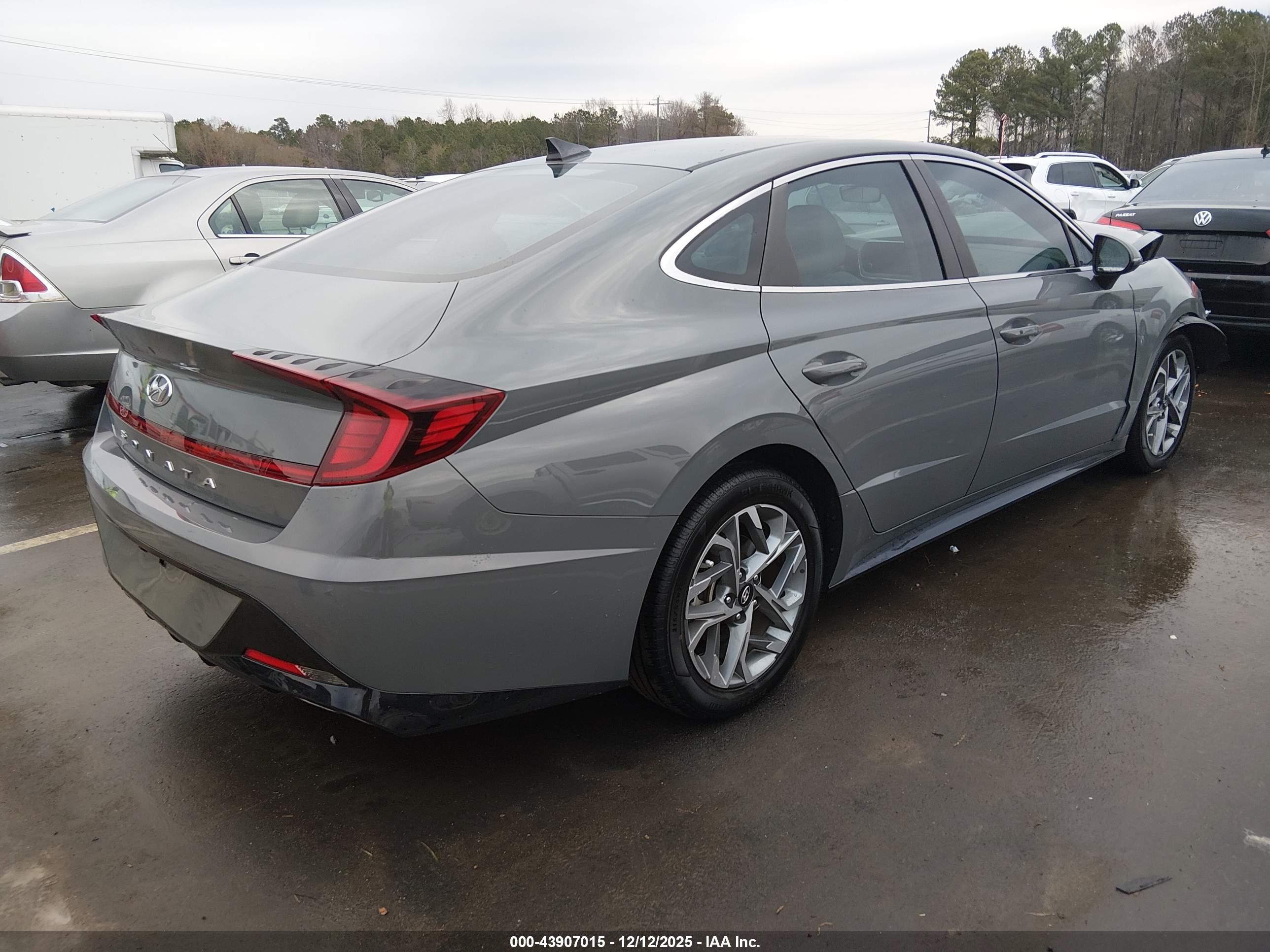 HYUNDAI SONATA image 4
