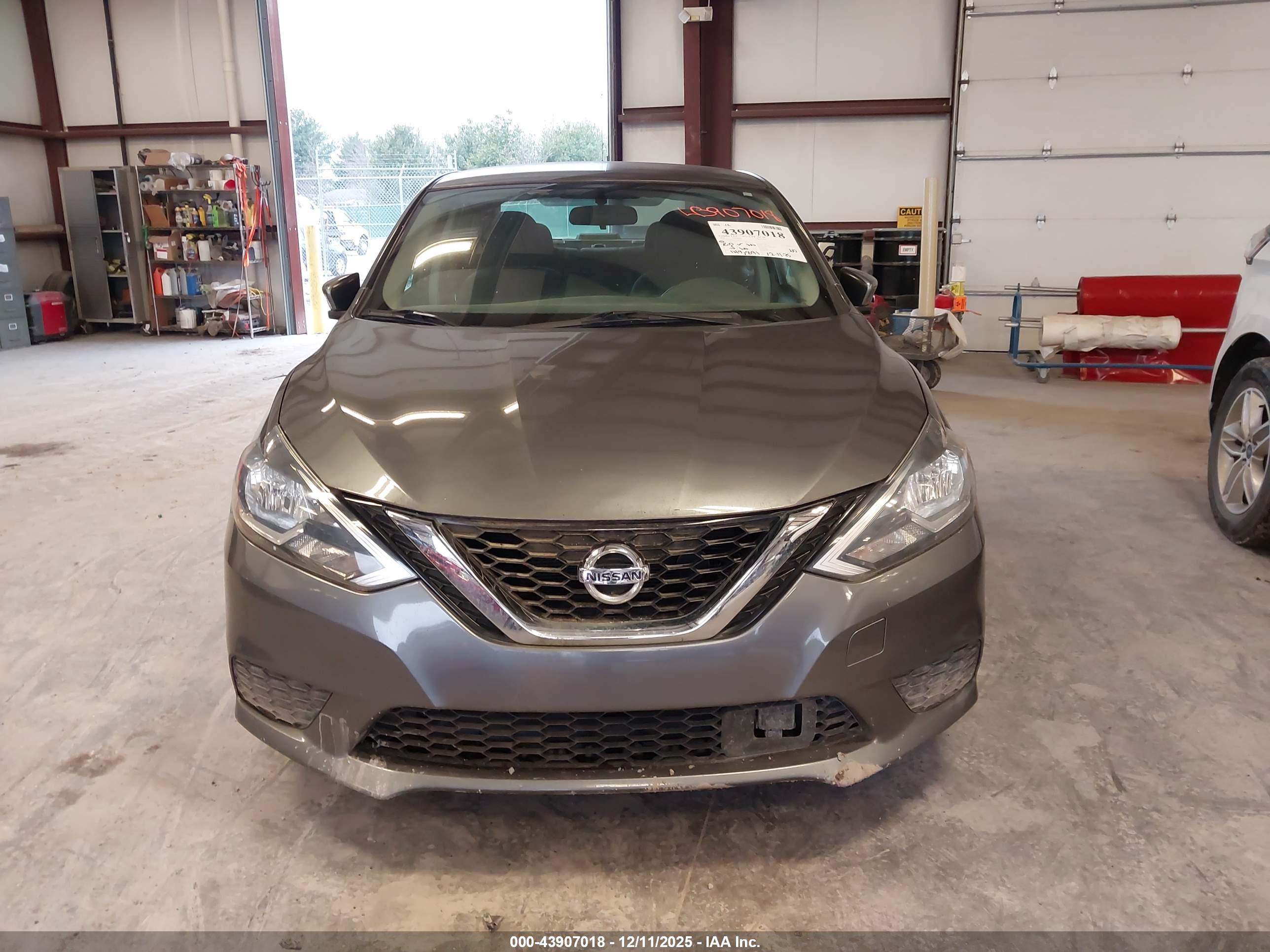 NISSAN SENTRA image 6