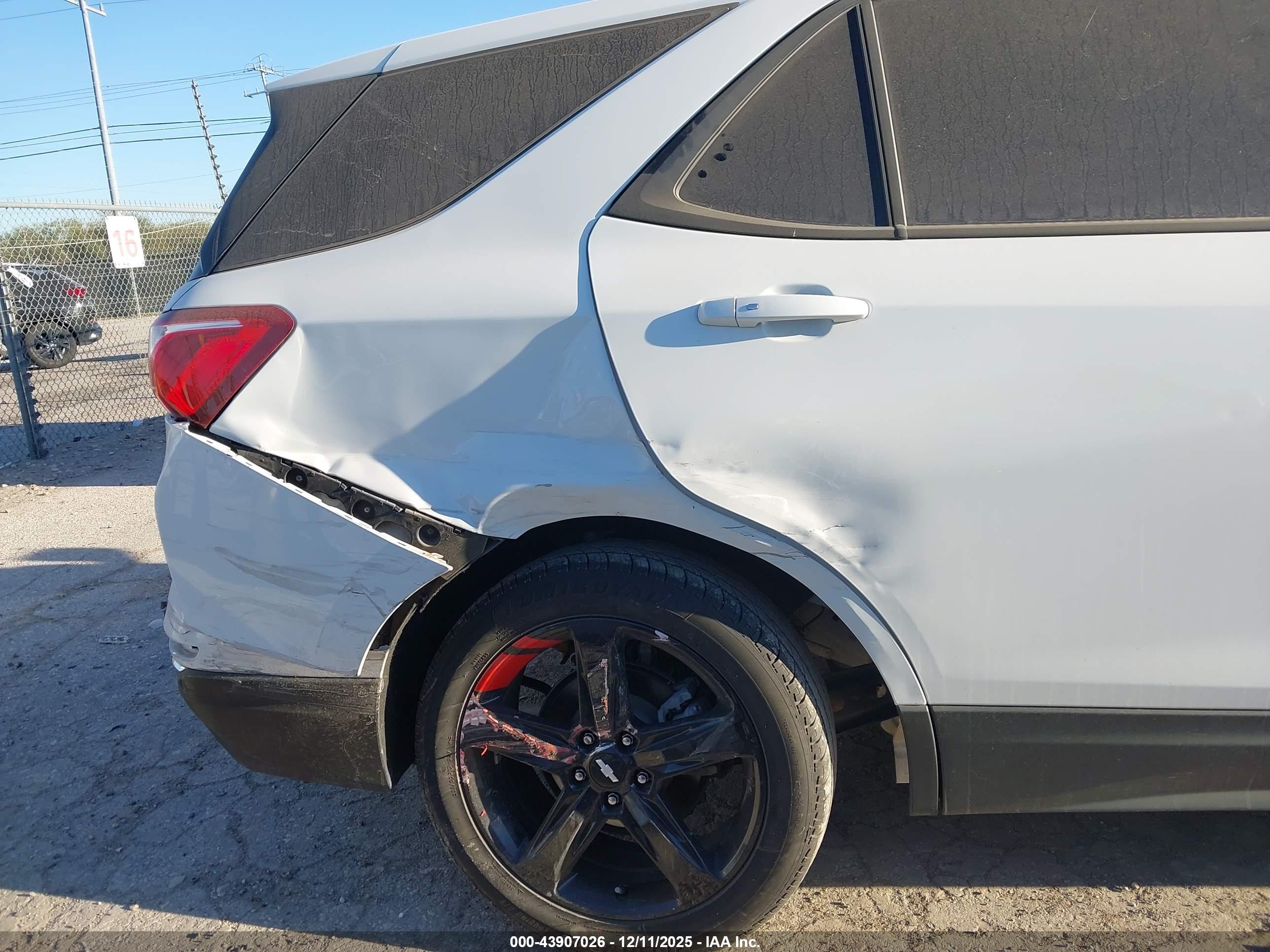 CHEVROLET EQUINOX image 6