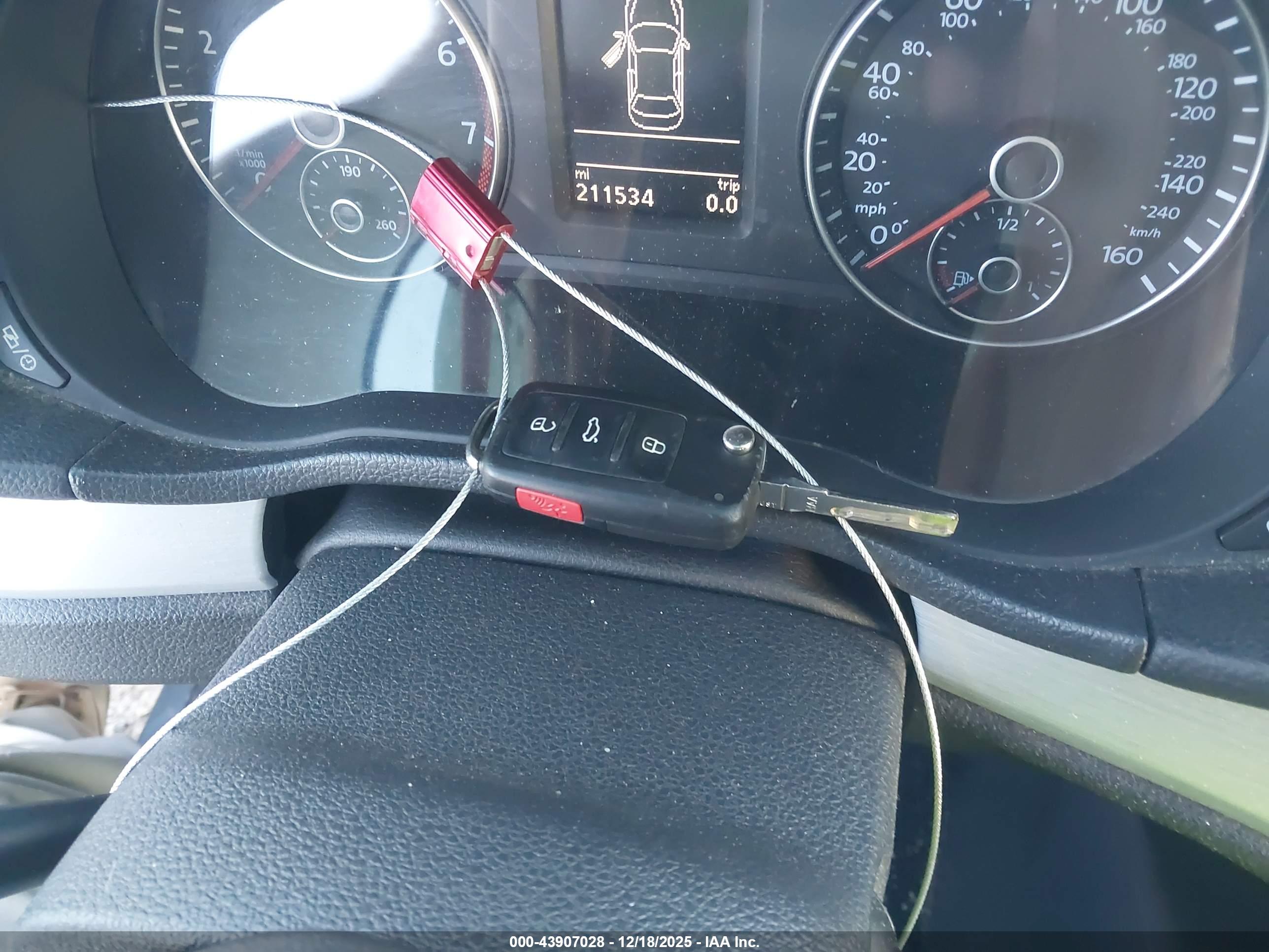 VOLKSWAGEN PASSAT image 11