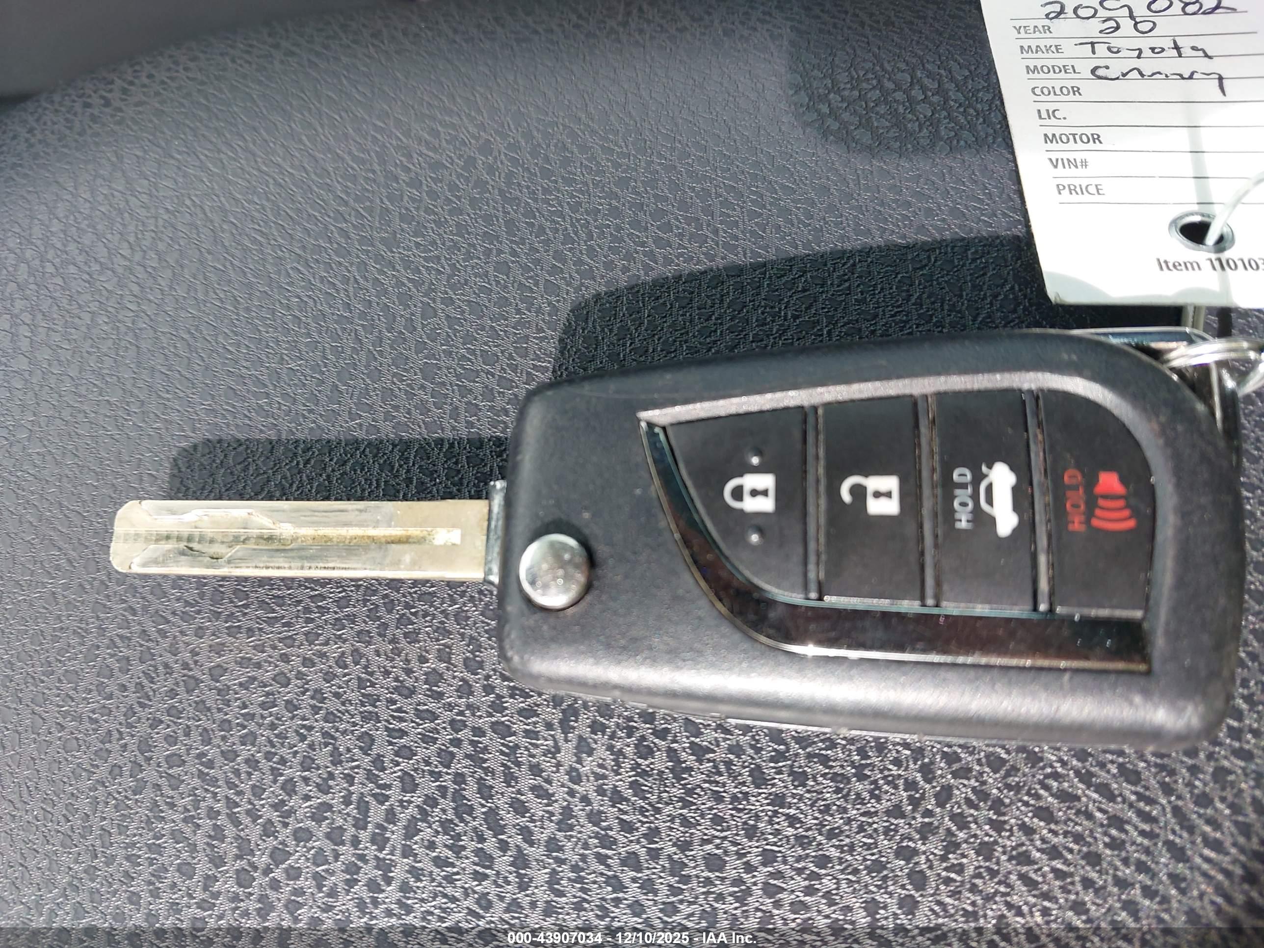TOYOTA CAMRY image 11