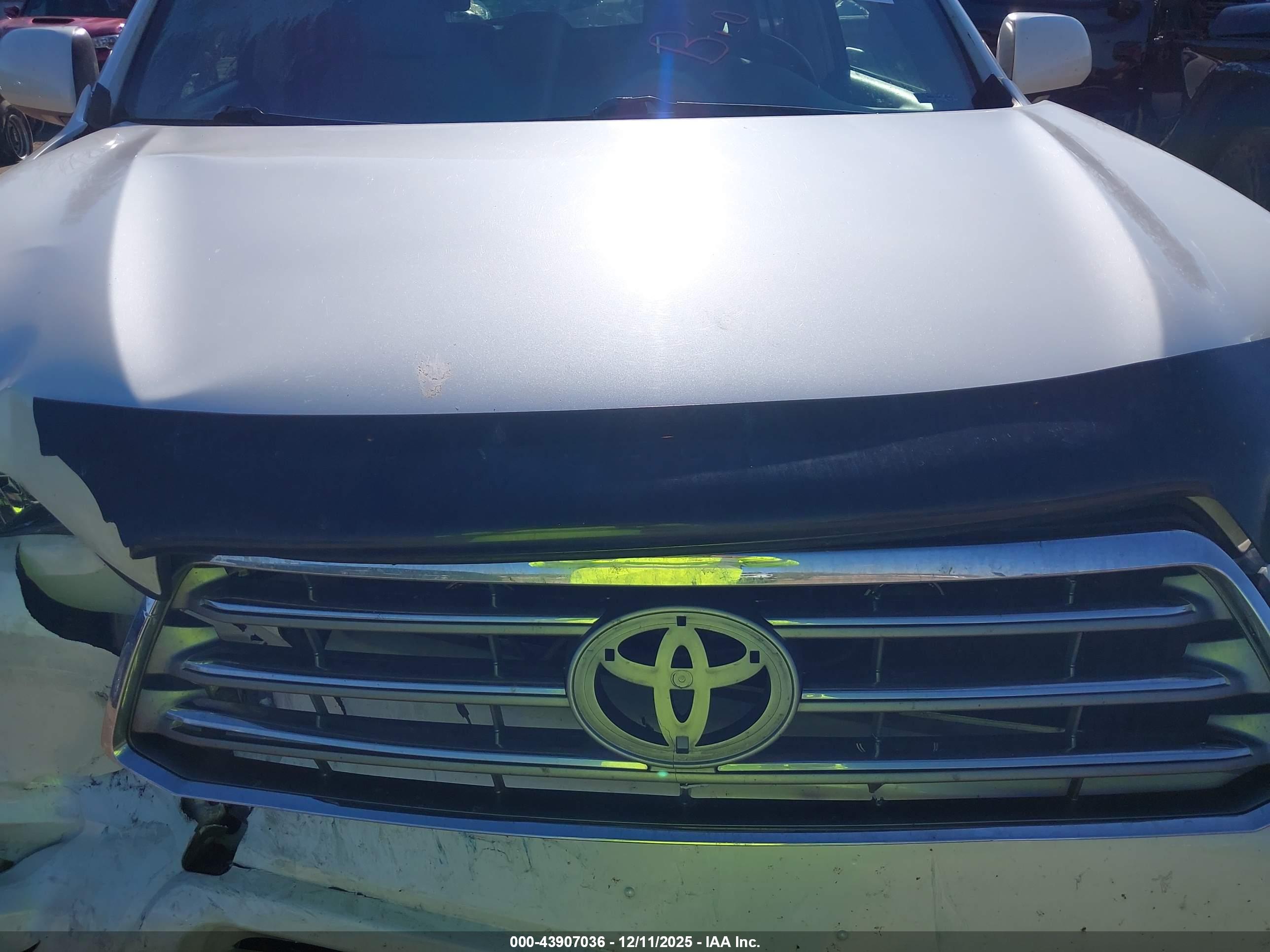 TOYOTA HIGHLANDER image 10