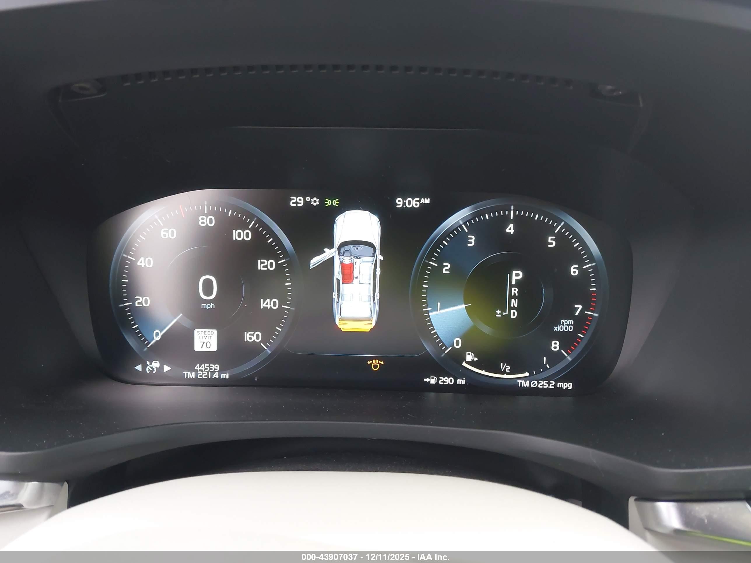 VOLVO S60 image 7