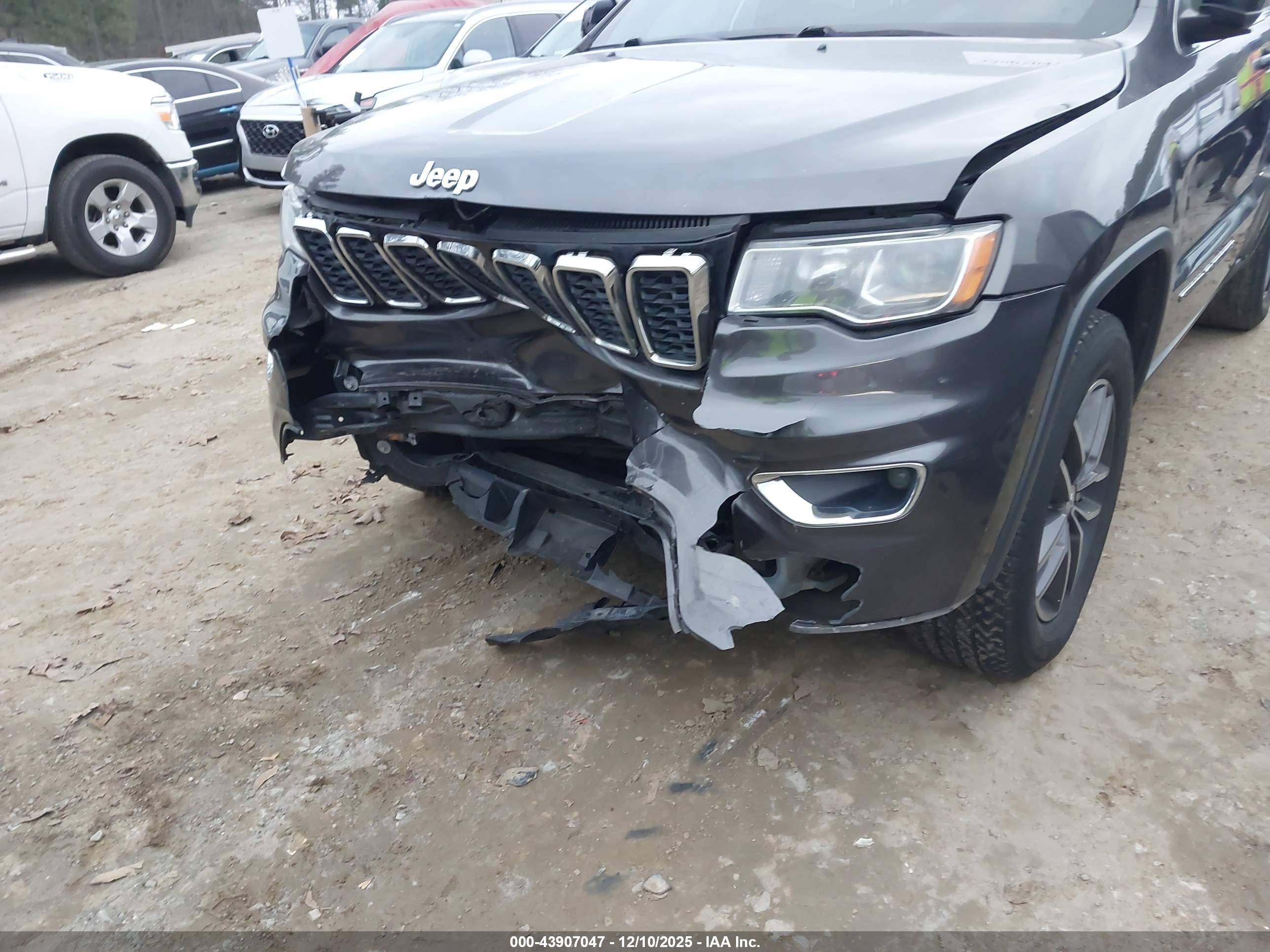 JEEP GRAND image 6