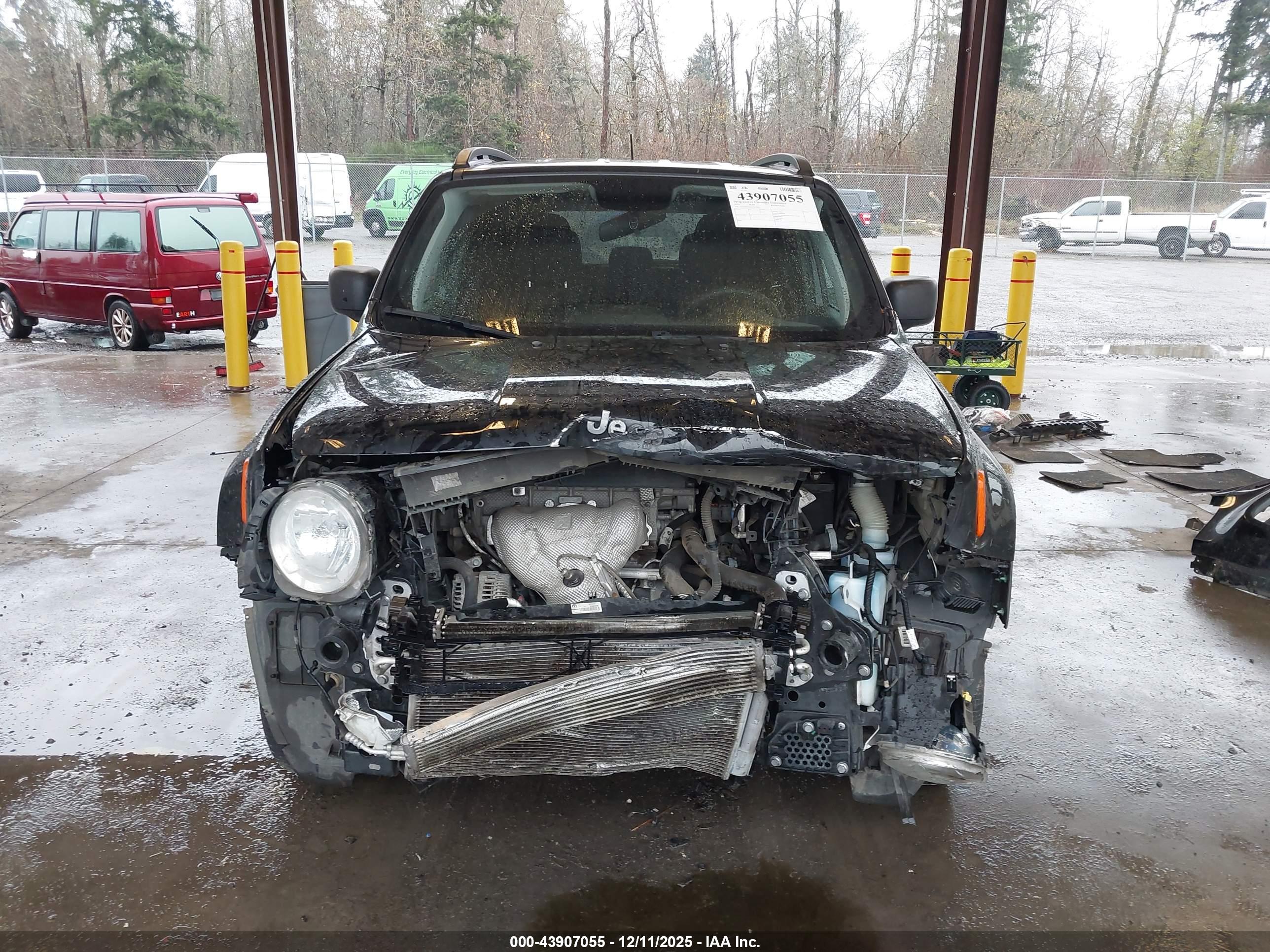 JEEP RENEGADE image 6