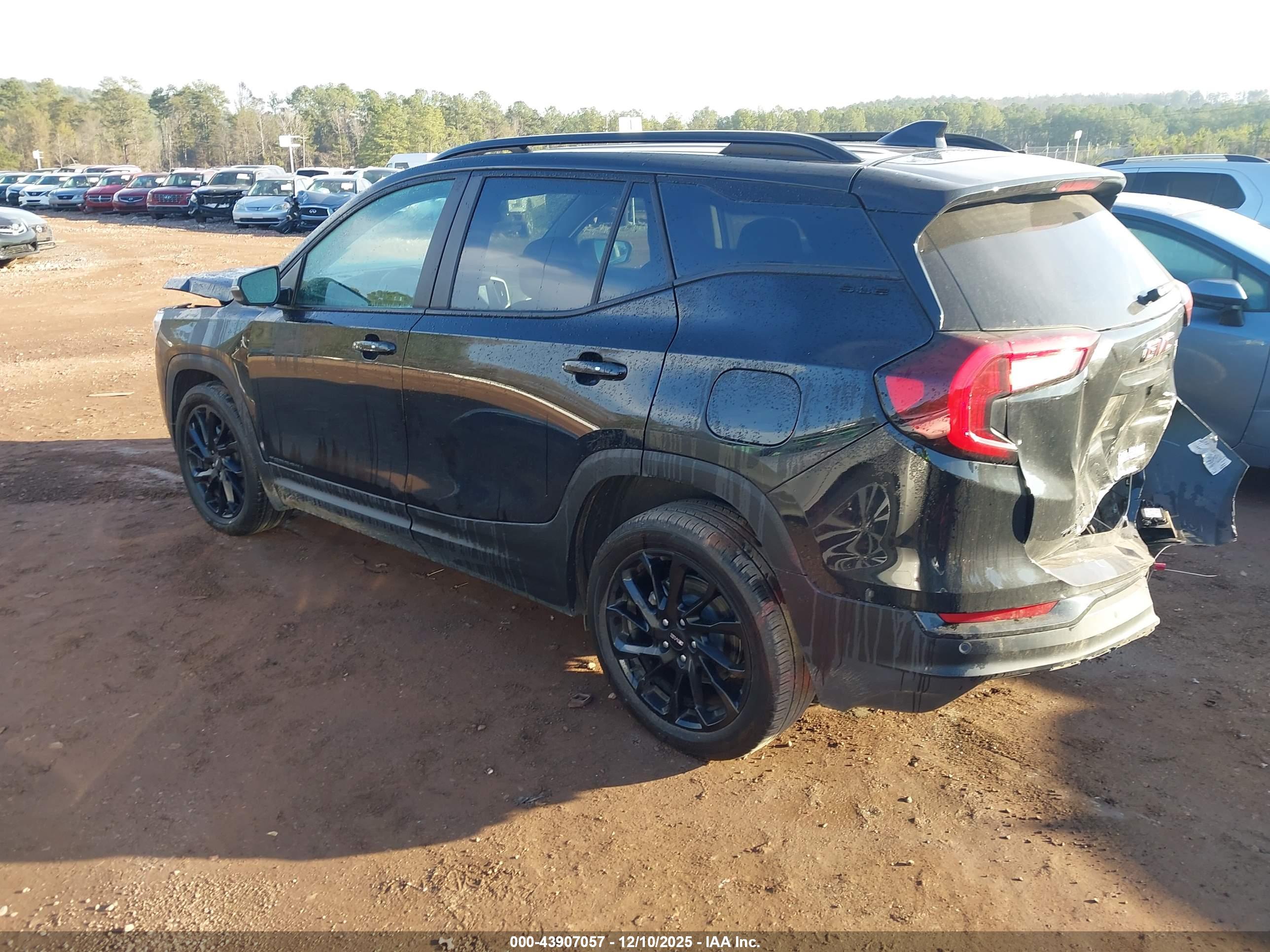 GMC TERRAIN image 3