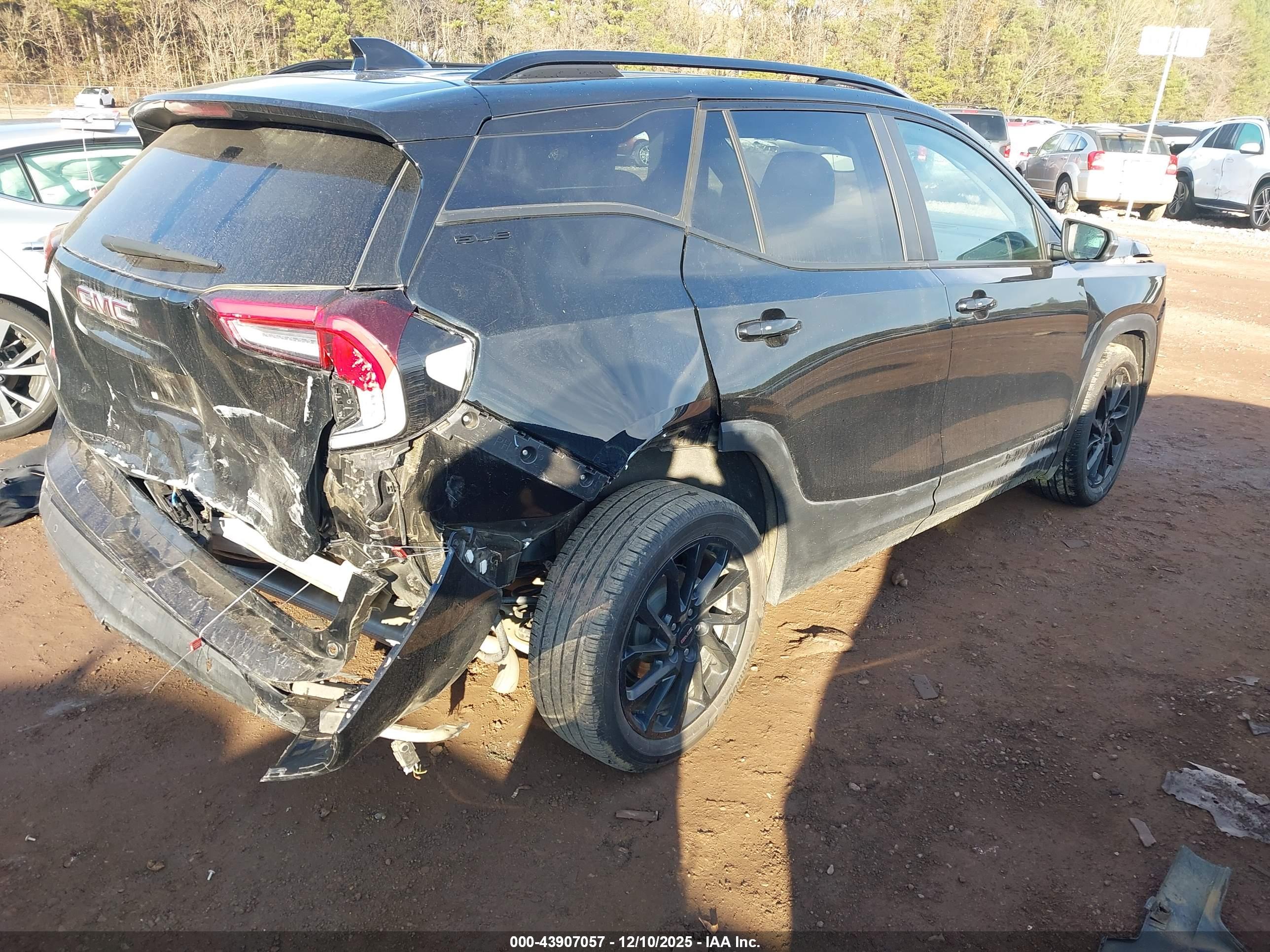 GMC TERRAIN image 4