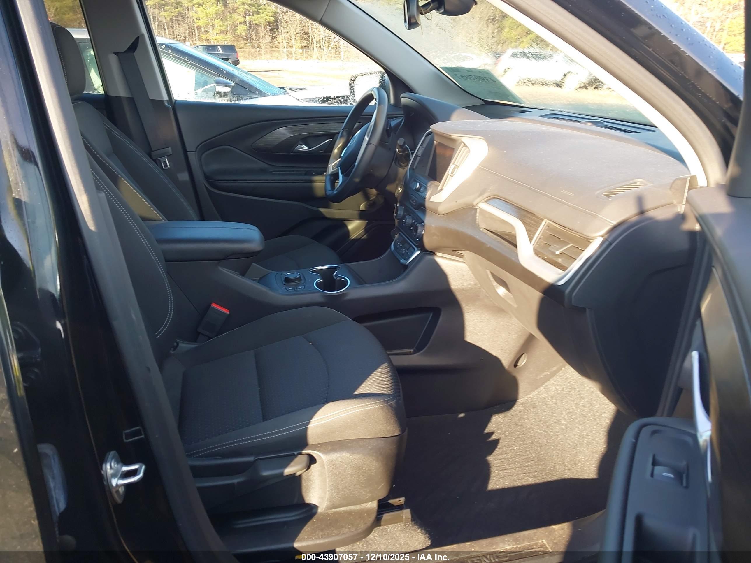 GMC TERRAIN image 5