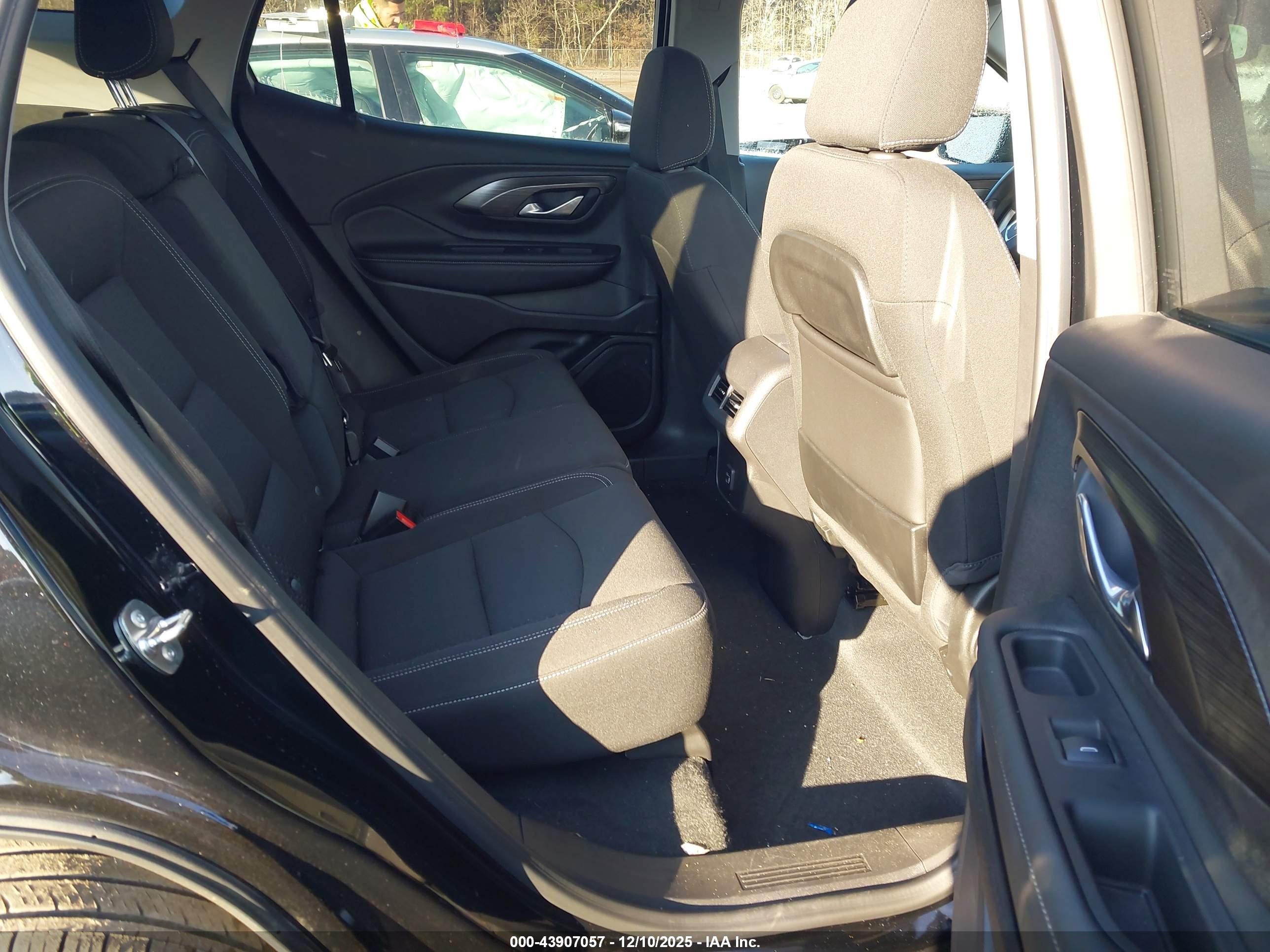 GMC TERRAIN image 8