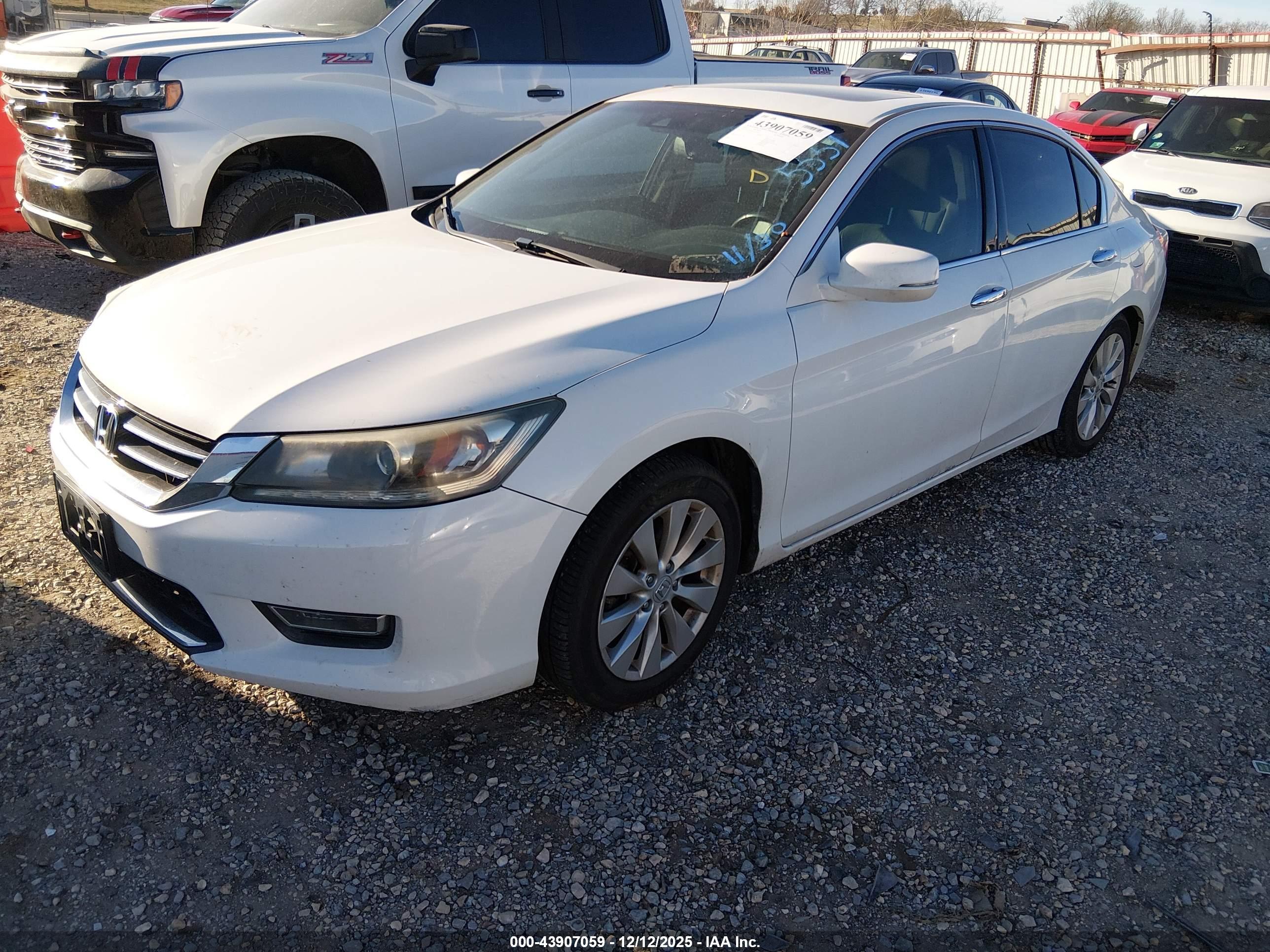 HONDA ACCORD image 2