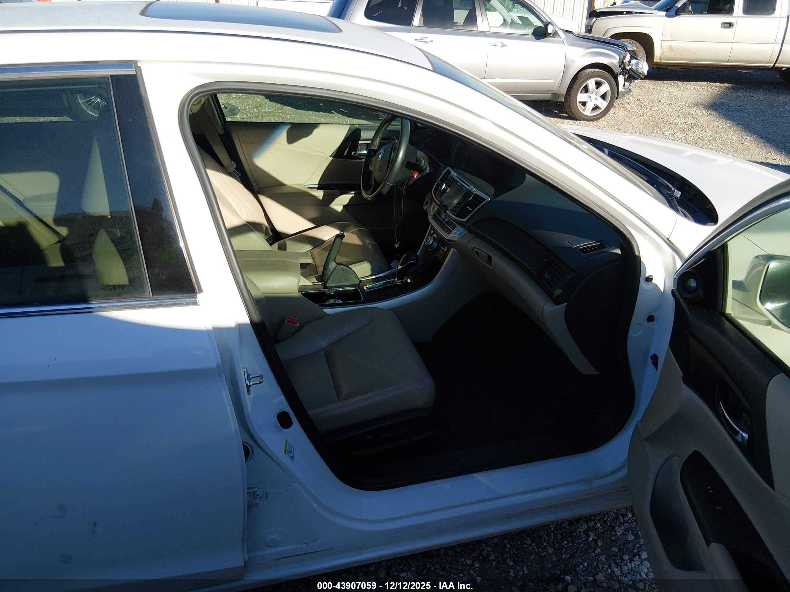 HONDA ACCORD image 5