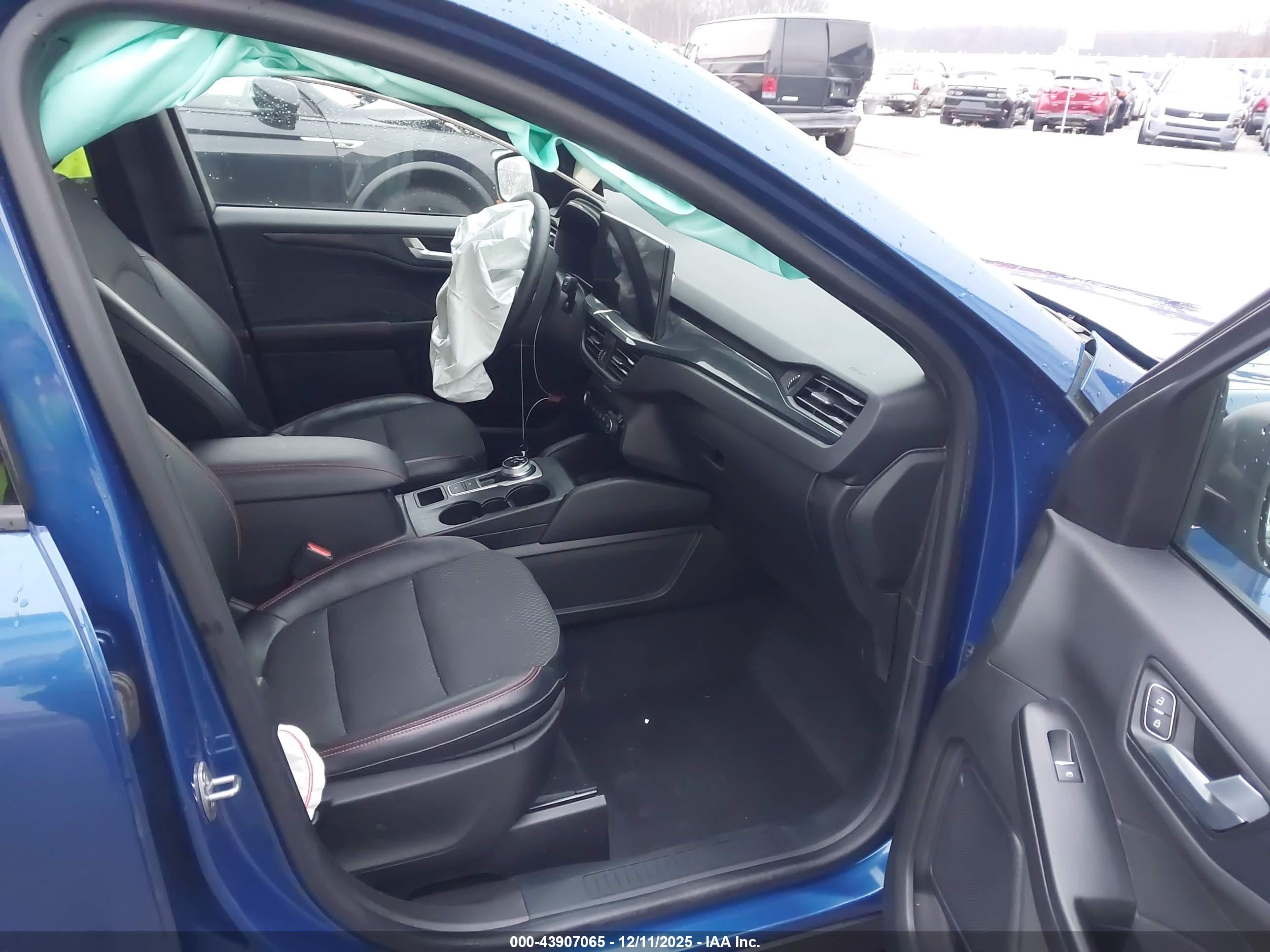 FORD ESCAPE image 5