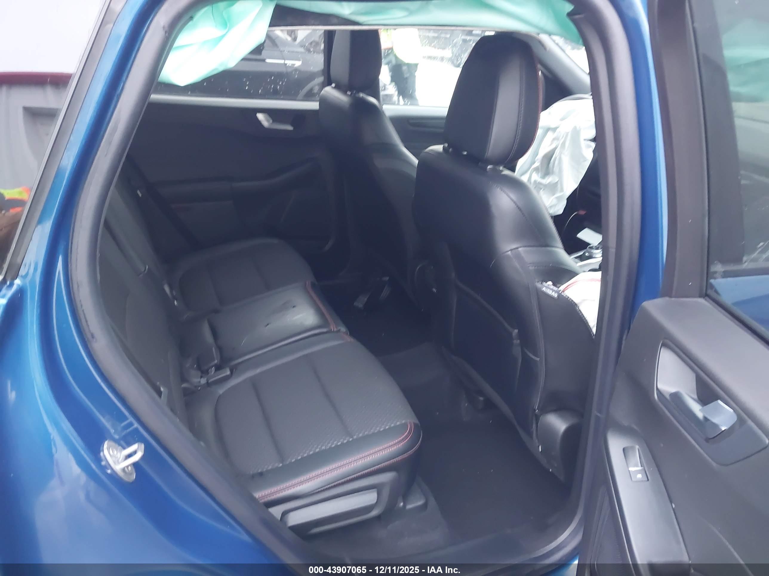 FORD ESCAPE image 8