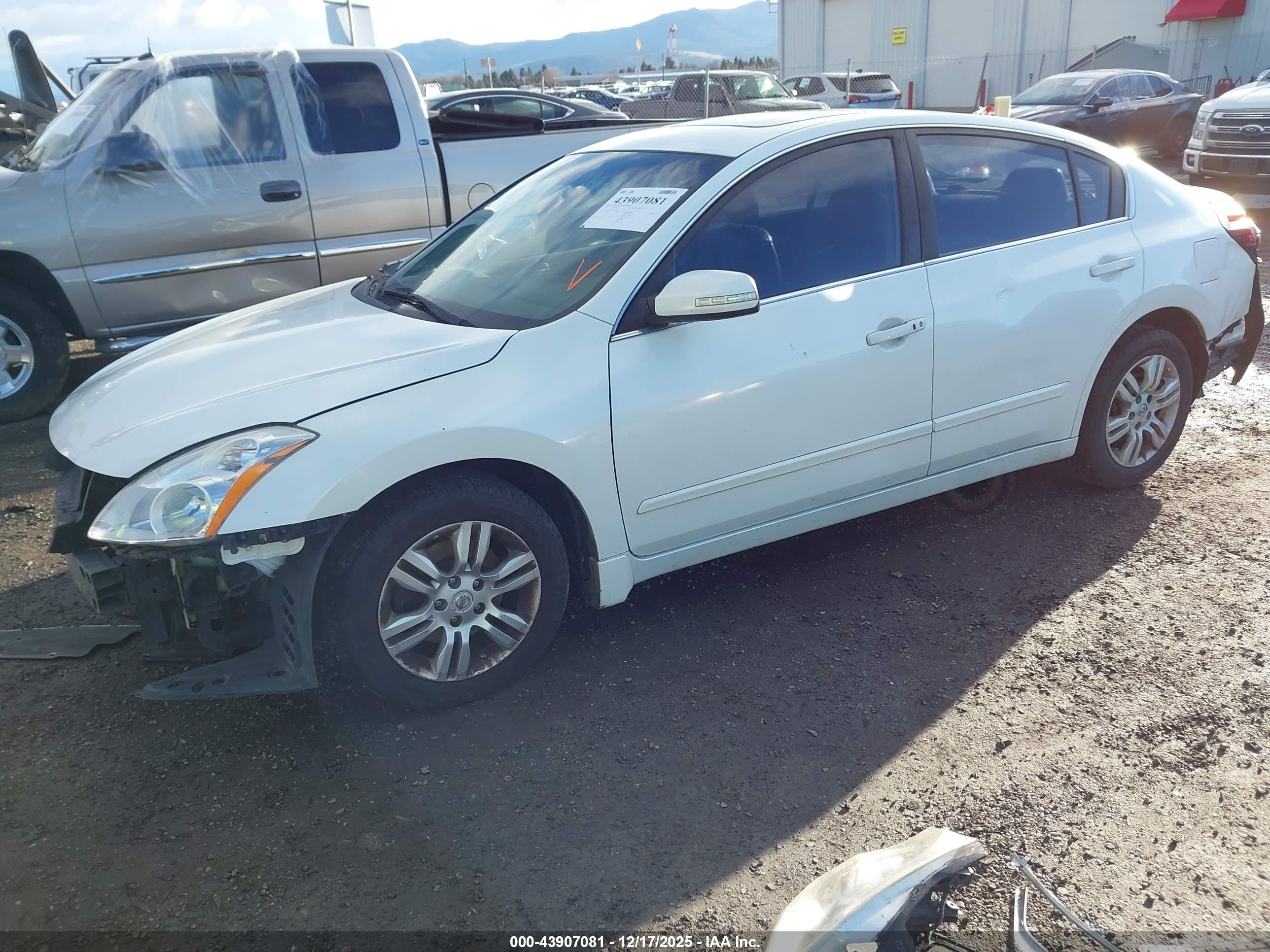 NISSAN ALTIMA image 2