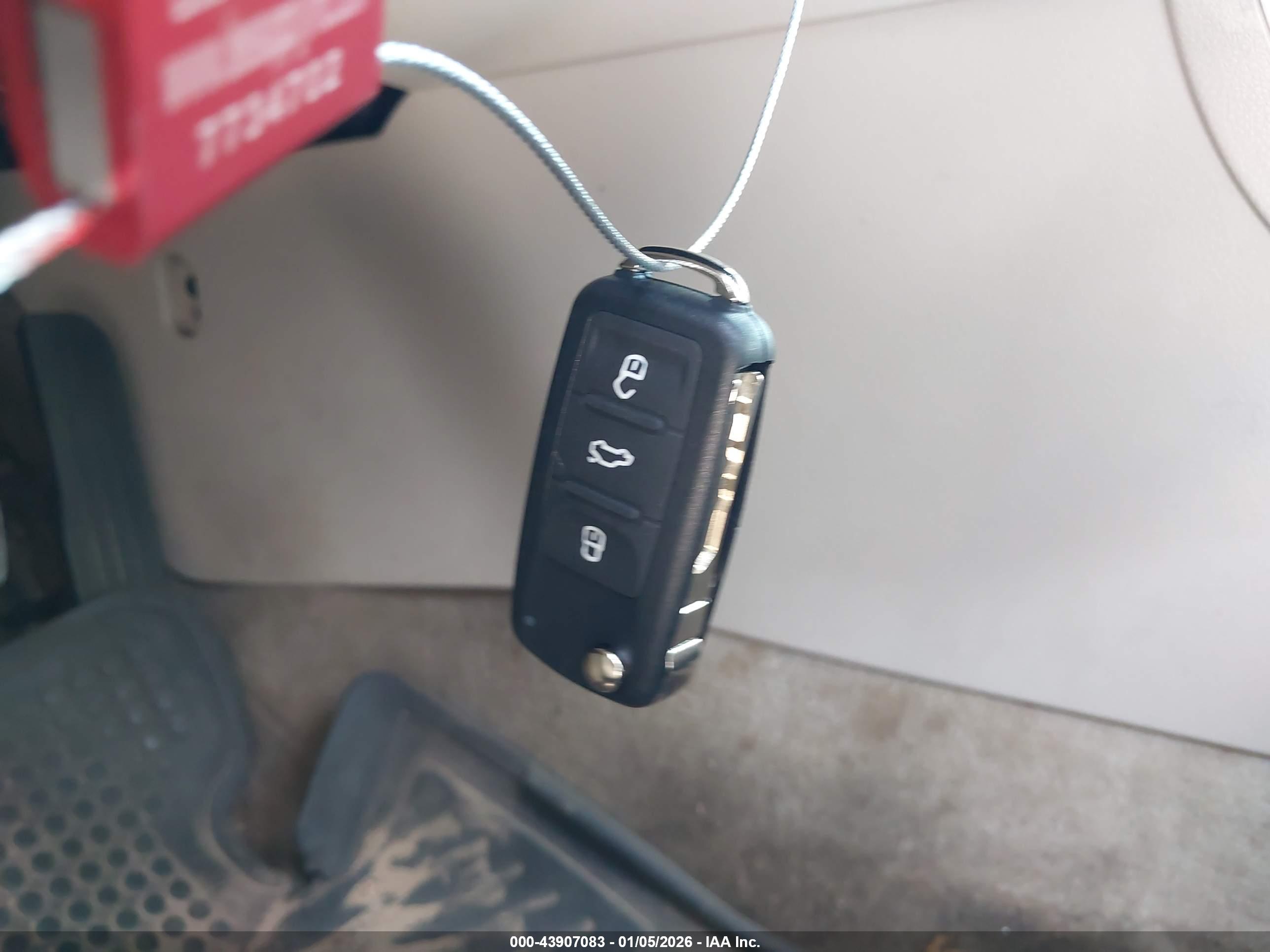 VOLKSWAGEN PASSAT image 11