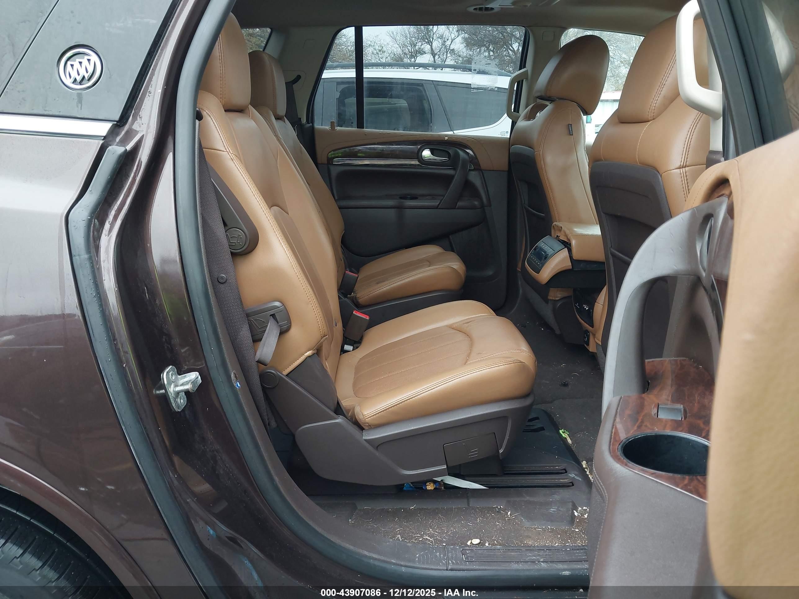 BUICK ENCLAVE image 8