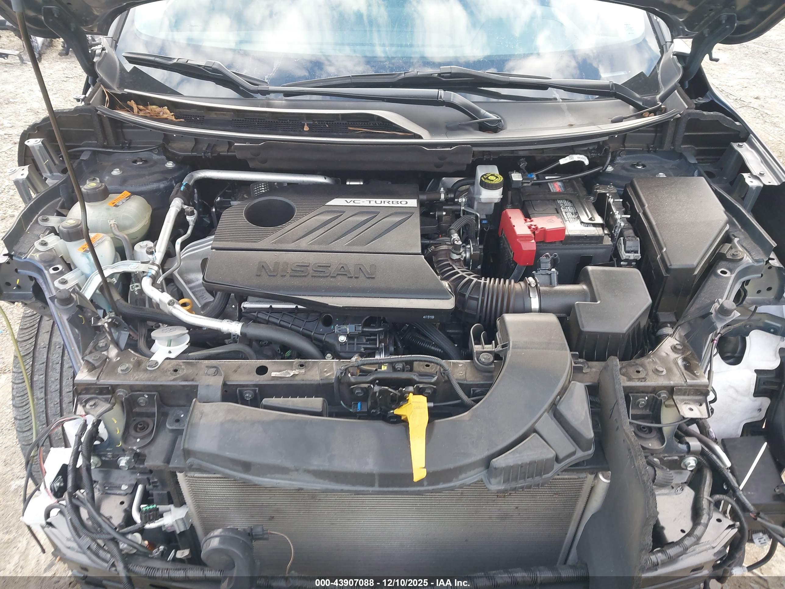 NISSAN ROGUE image 10