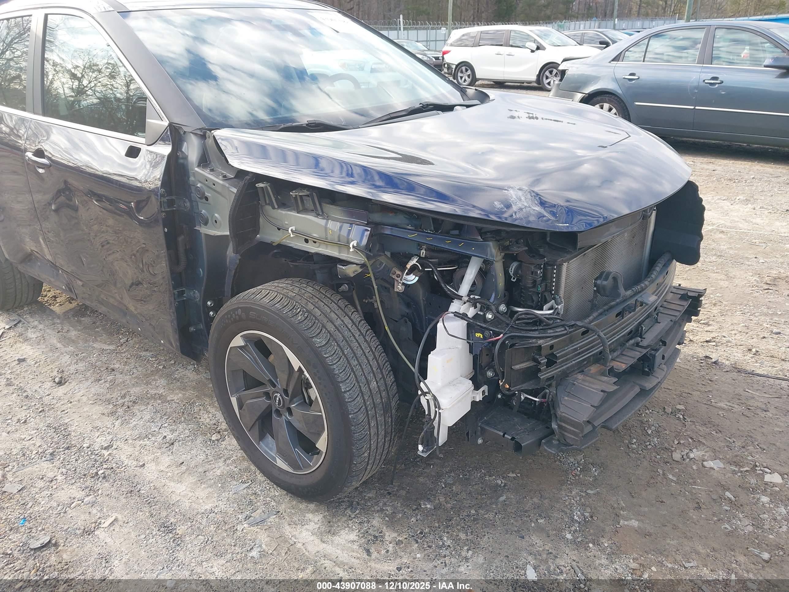 NISSAN ROGUE image 6