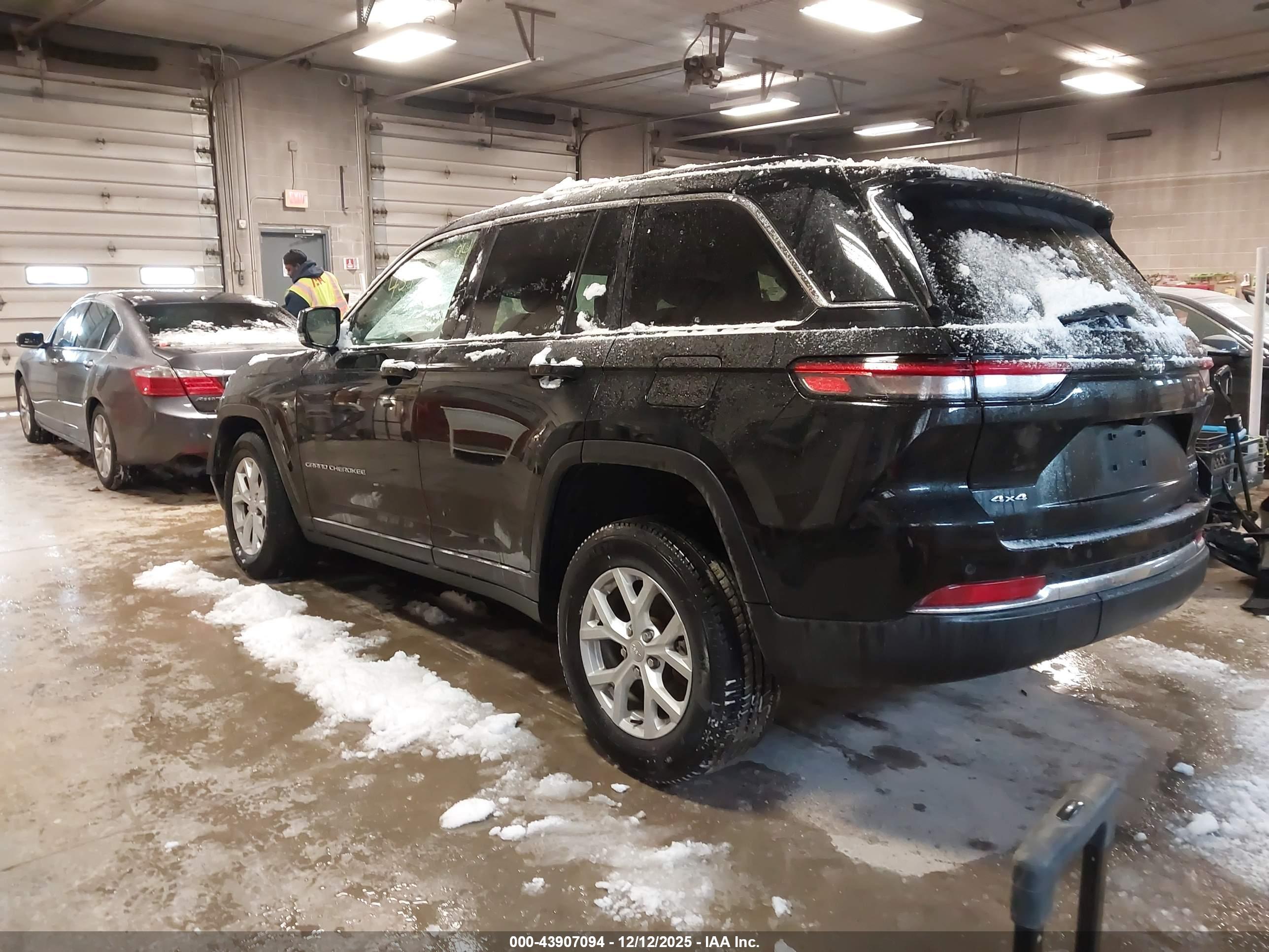 JEEP GRAND image 3