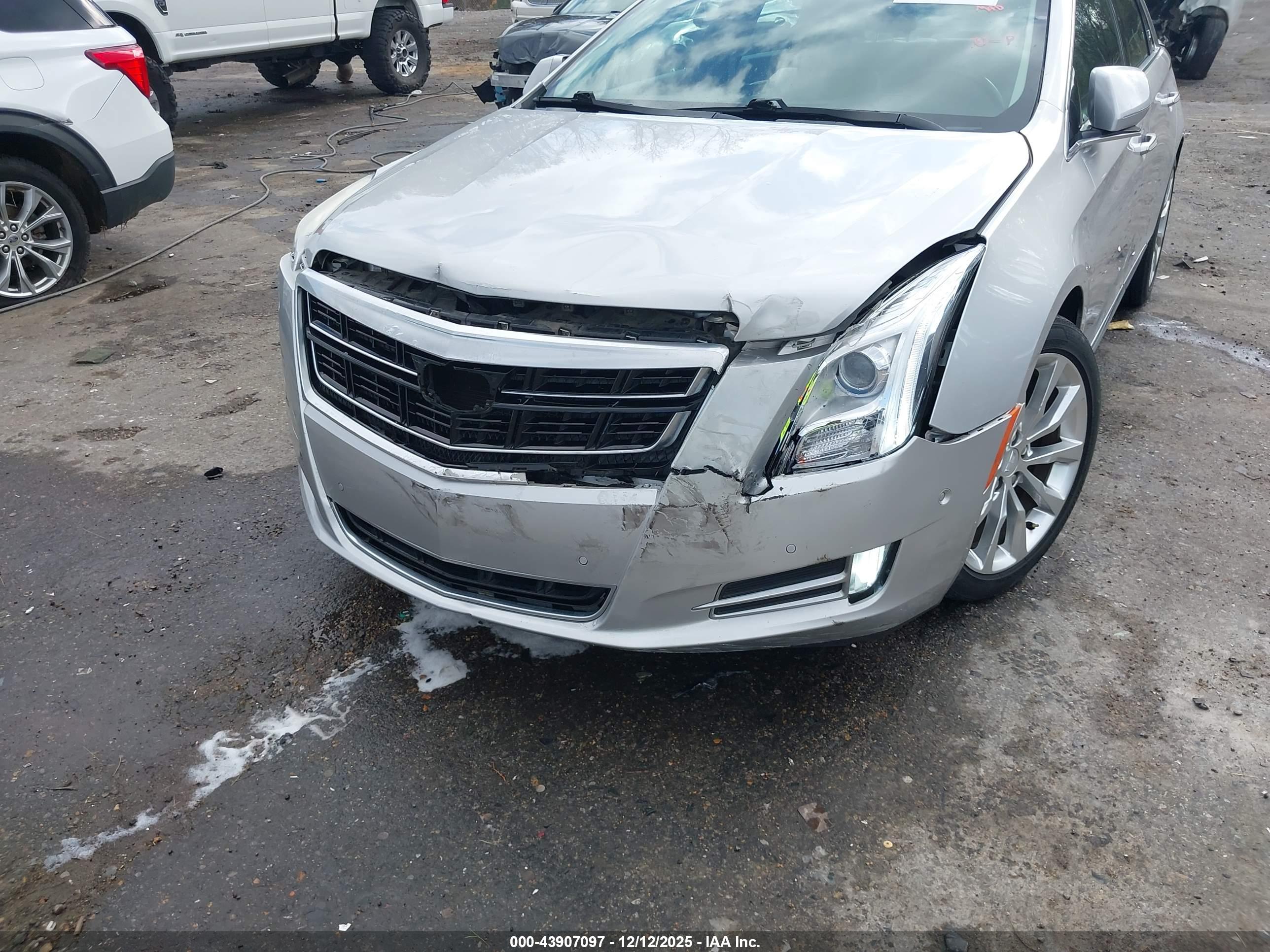 CADILLAC XTS image 6
