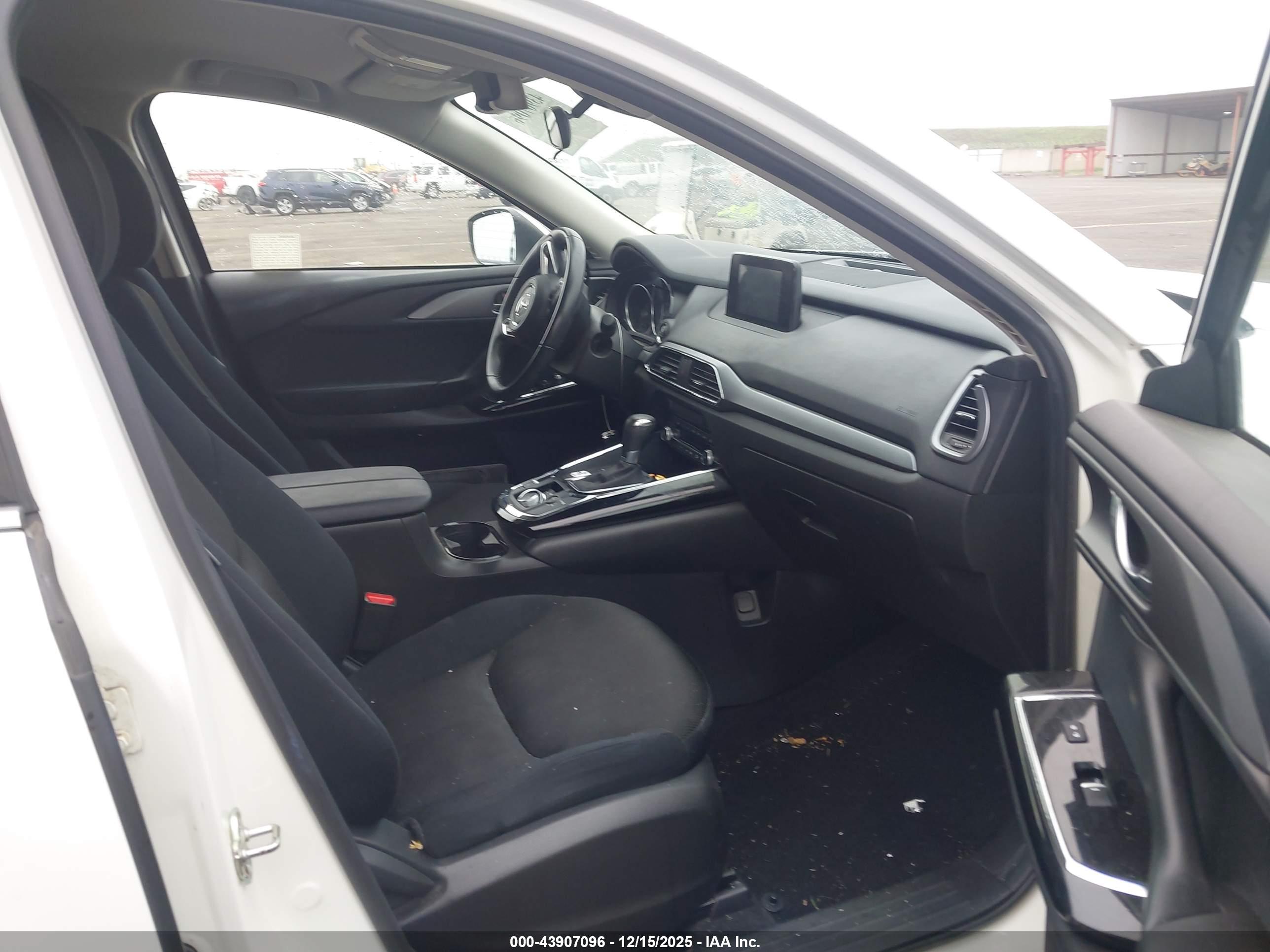 MAZDA CX-9 image 5