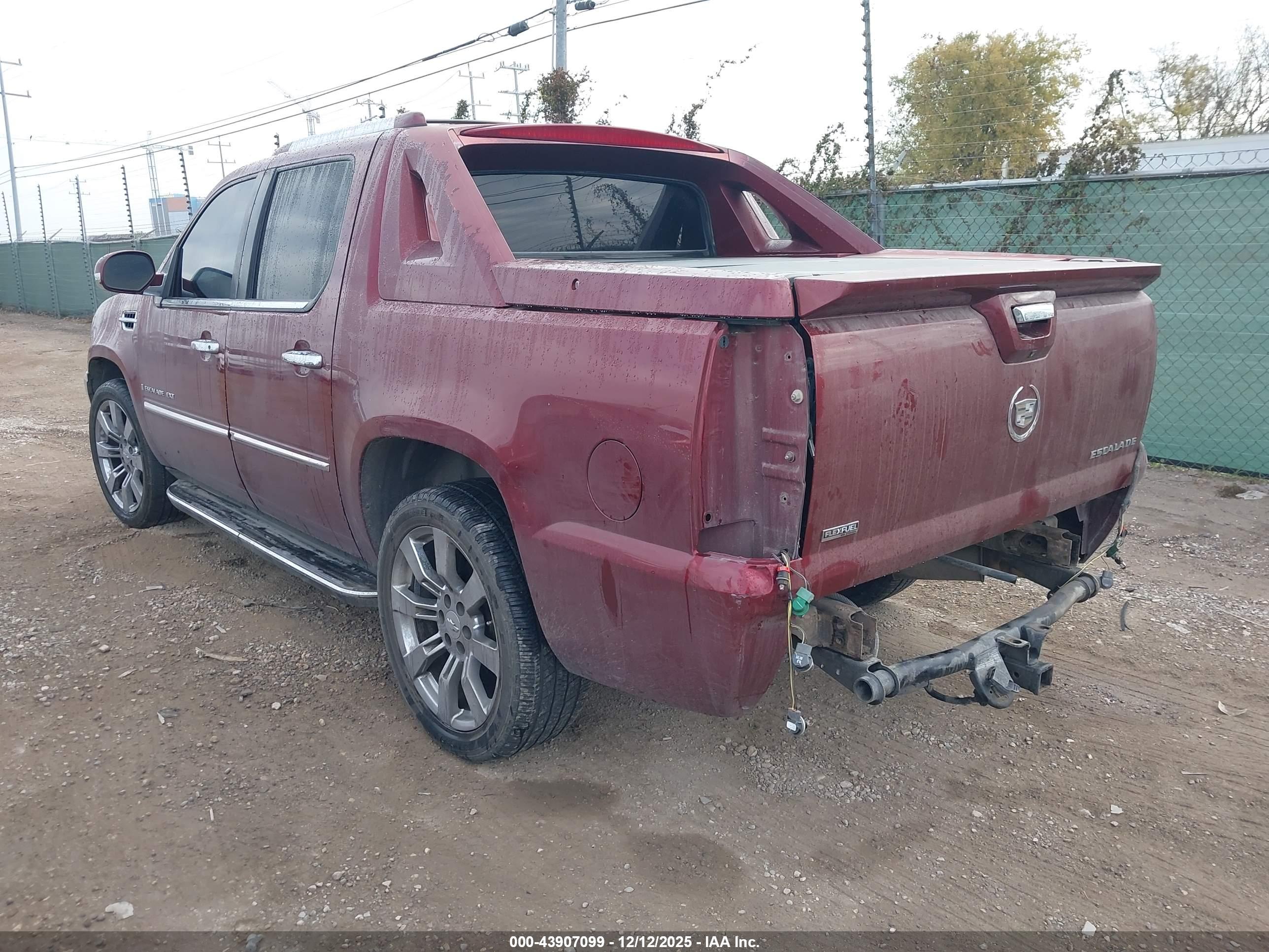 CADILLAC ESCALADE image 3