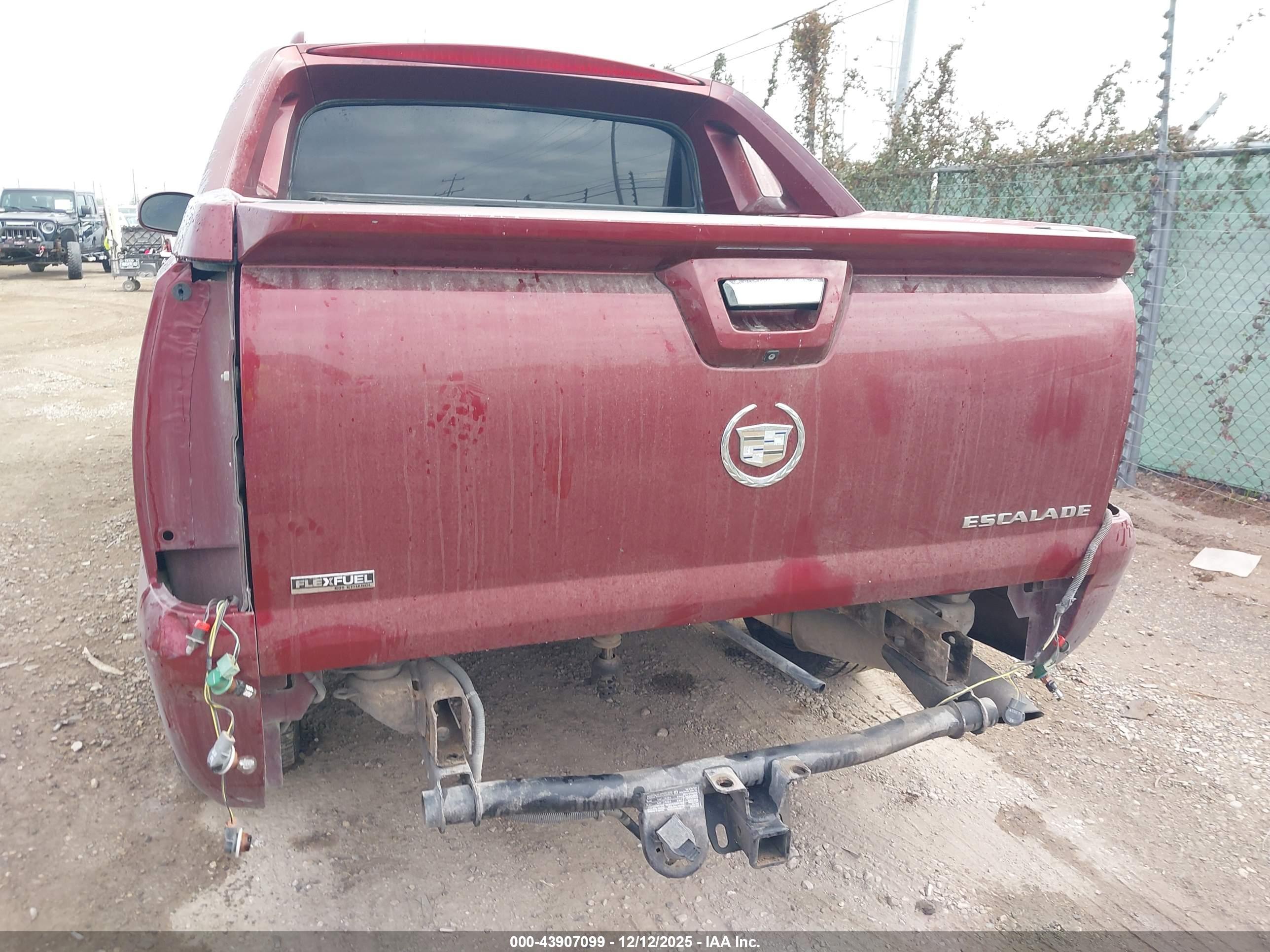 CADILLAC ESCALADE image 6