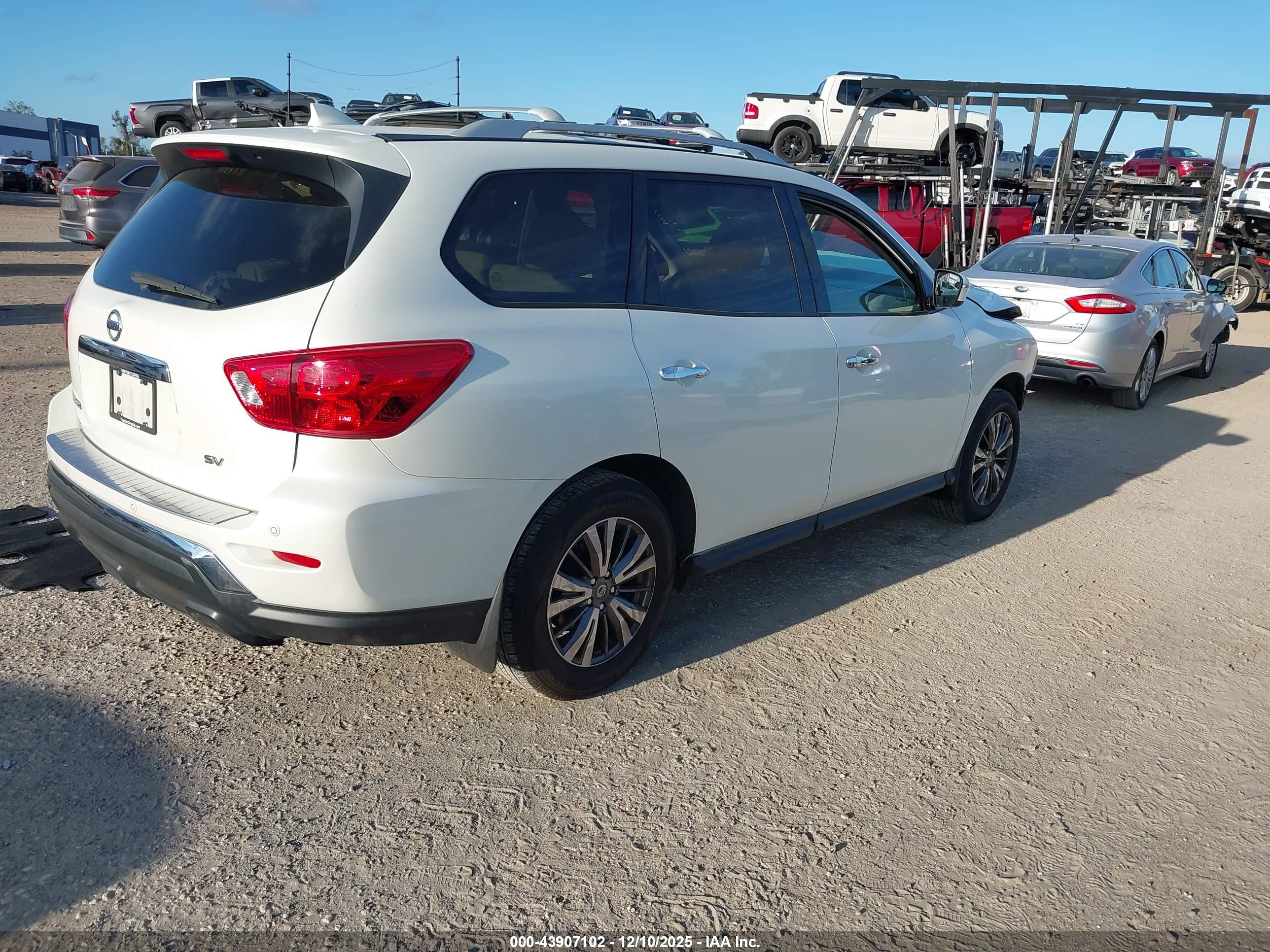 NISSAN PATHFINDER image 4