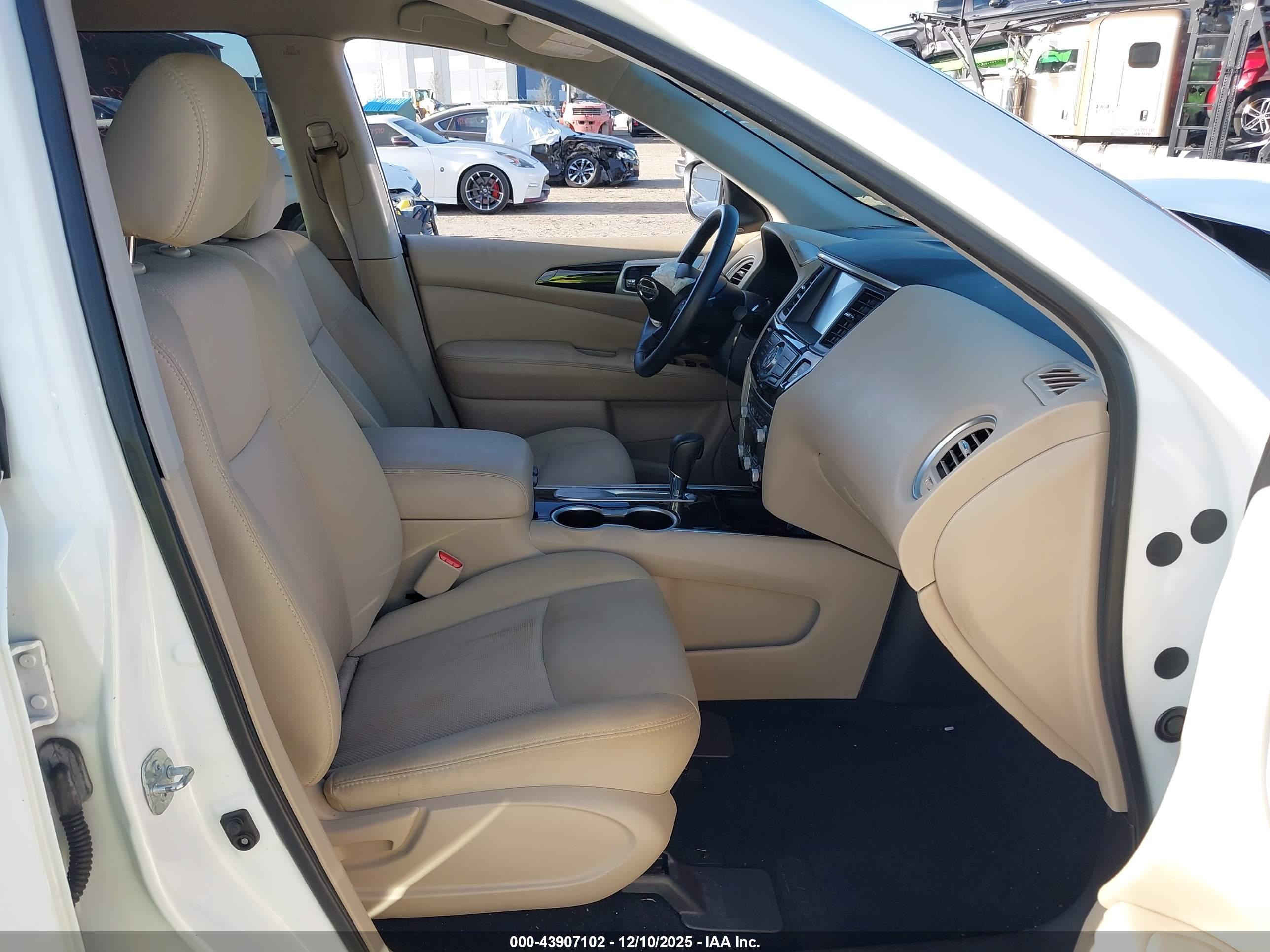 NISSAN PATHFINDER image 5