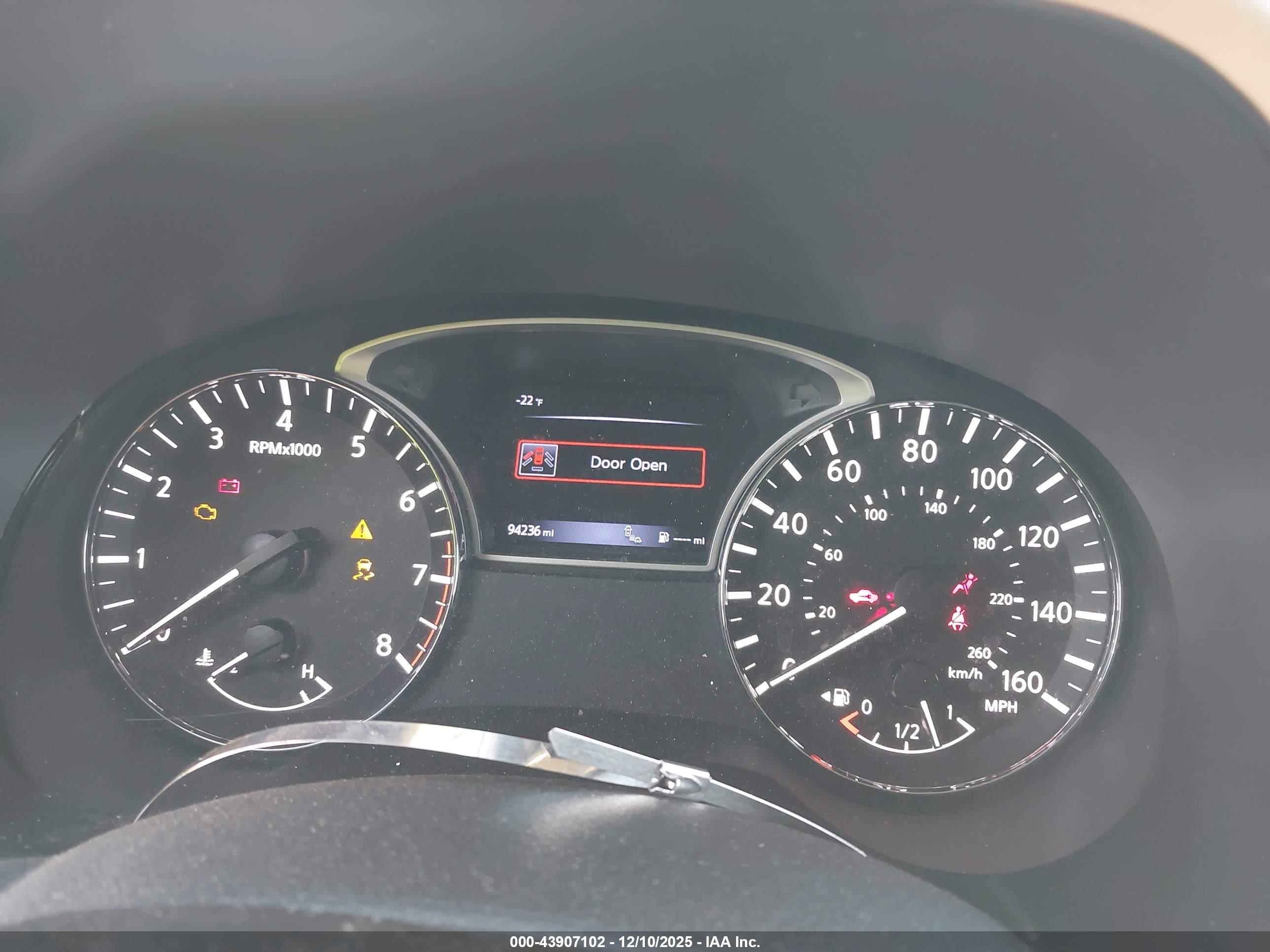 NISSAN PATHFINDER image 7