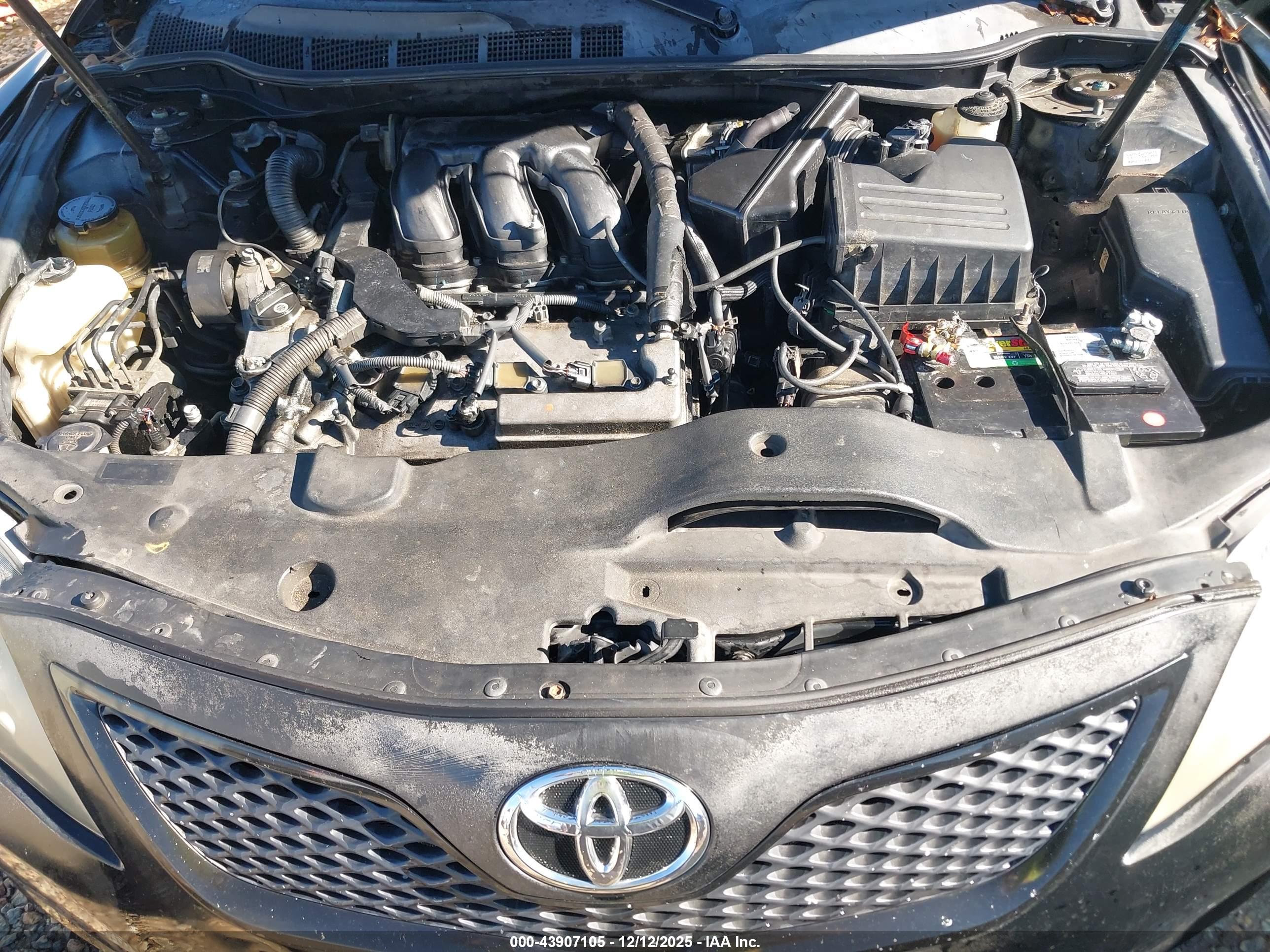 TOYOTA CAMRY image 6