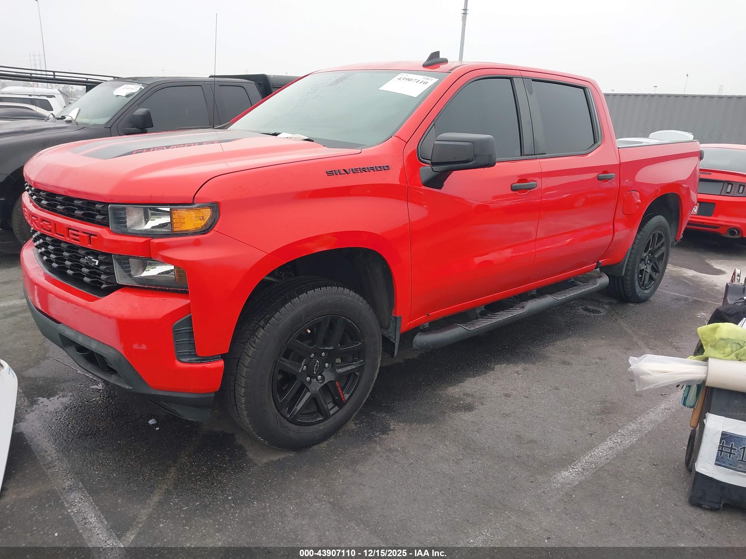 CHEVROLET SILVERADO image 2