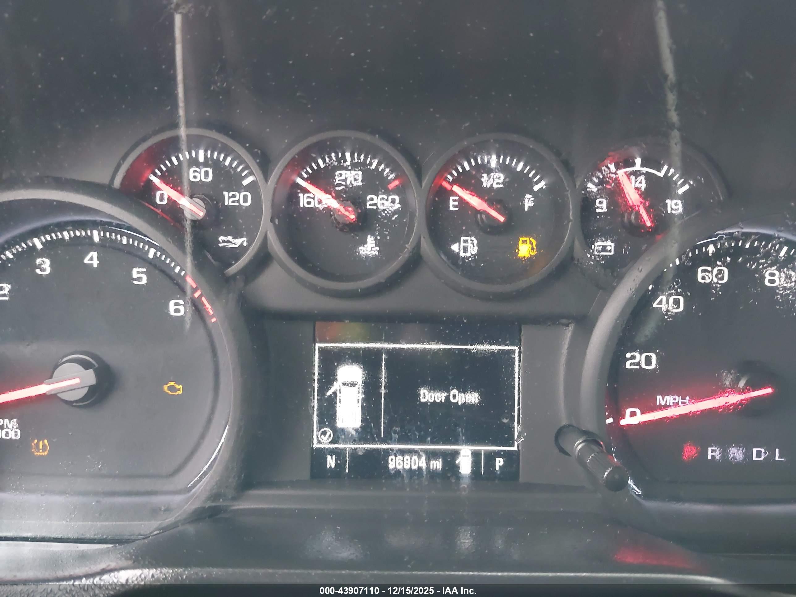 CHEVROLET SILVERADO image 7