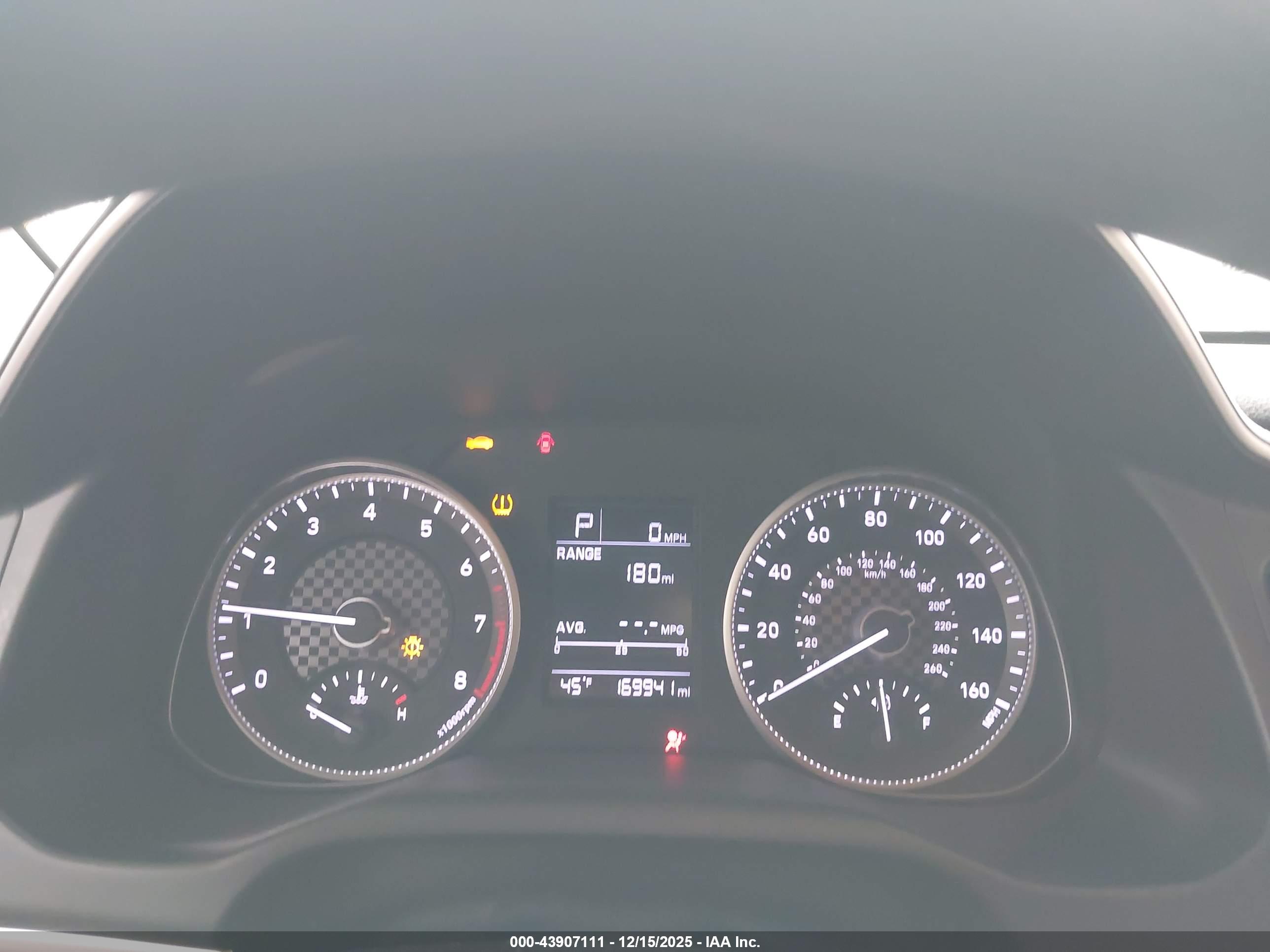 HYUNDAI ELANTRA image 7