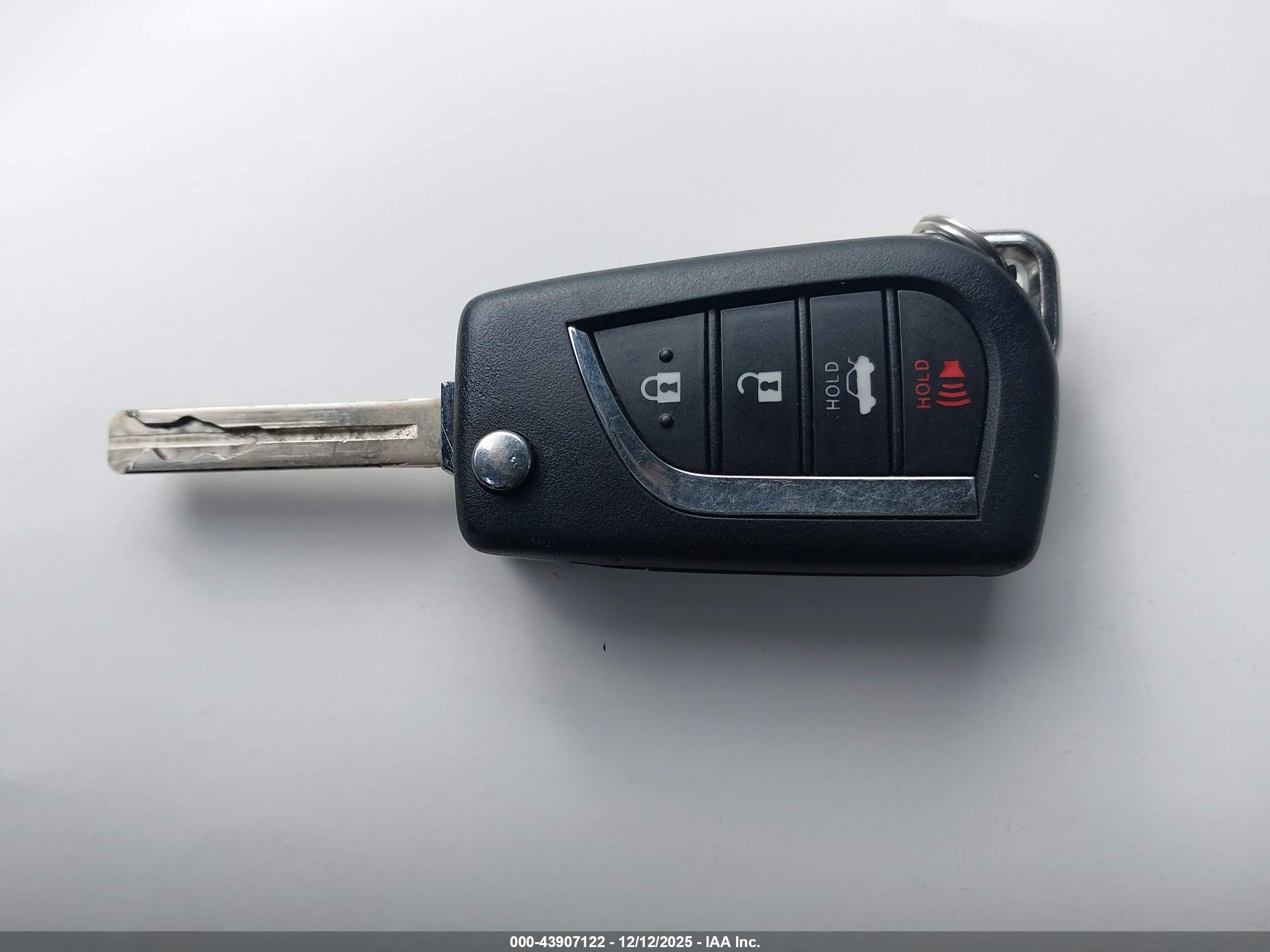 TOYOTA CAMRY image 11